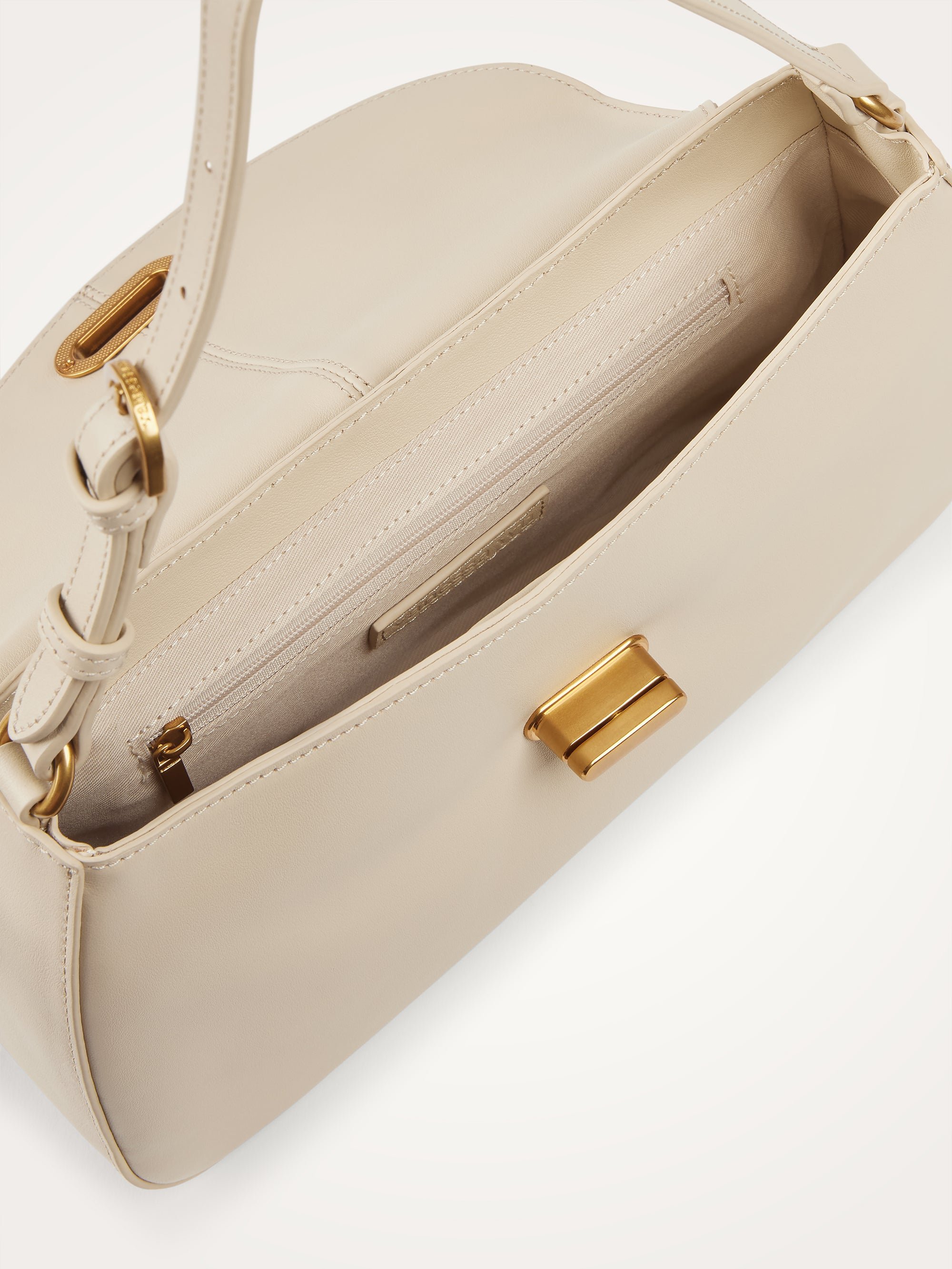 Baguette bag with handle Beige