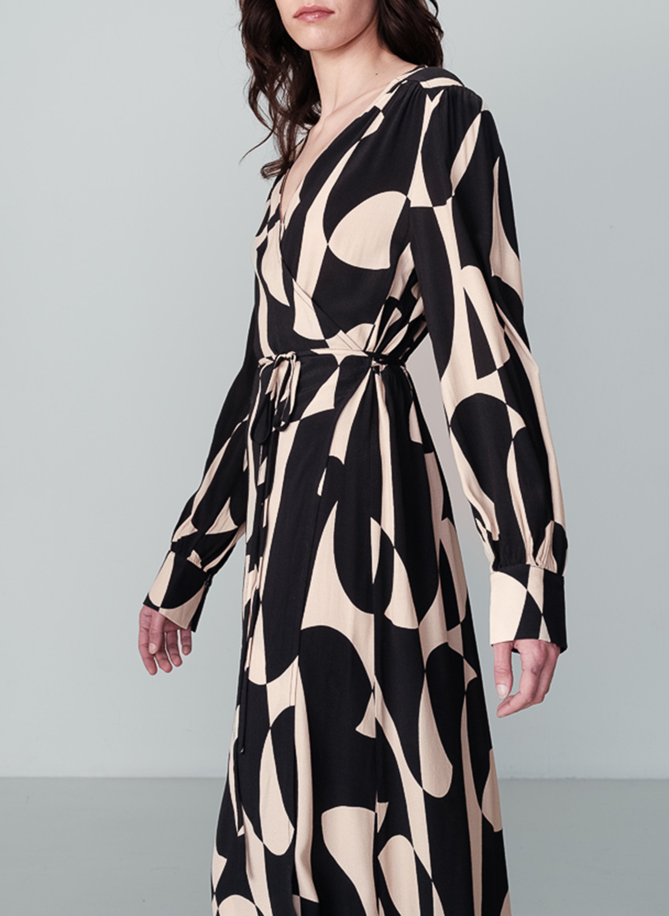 Robe longue portefeuille imprimée GRACE ET MILA Noir