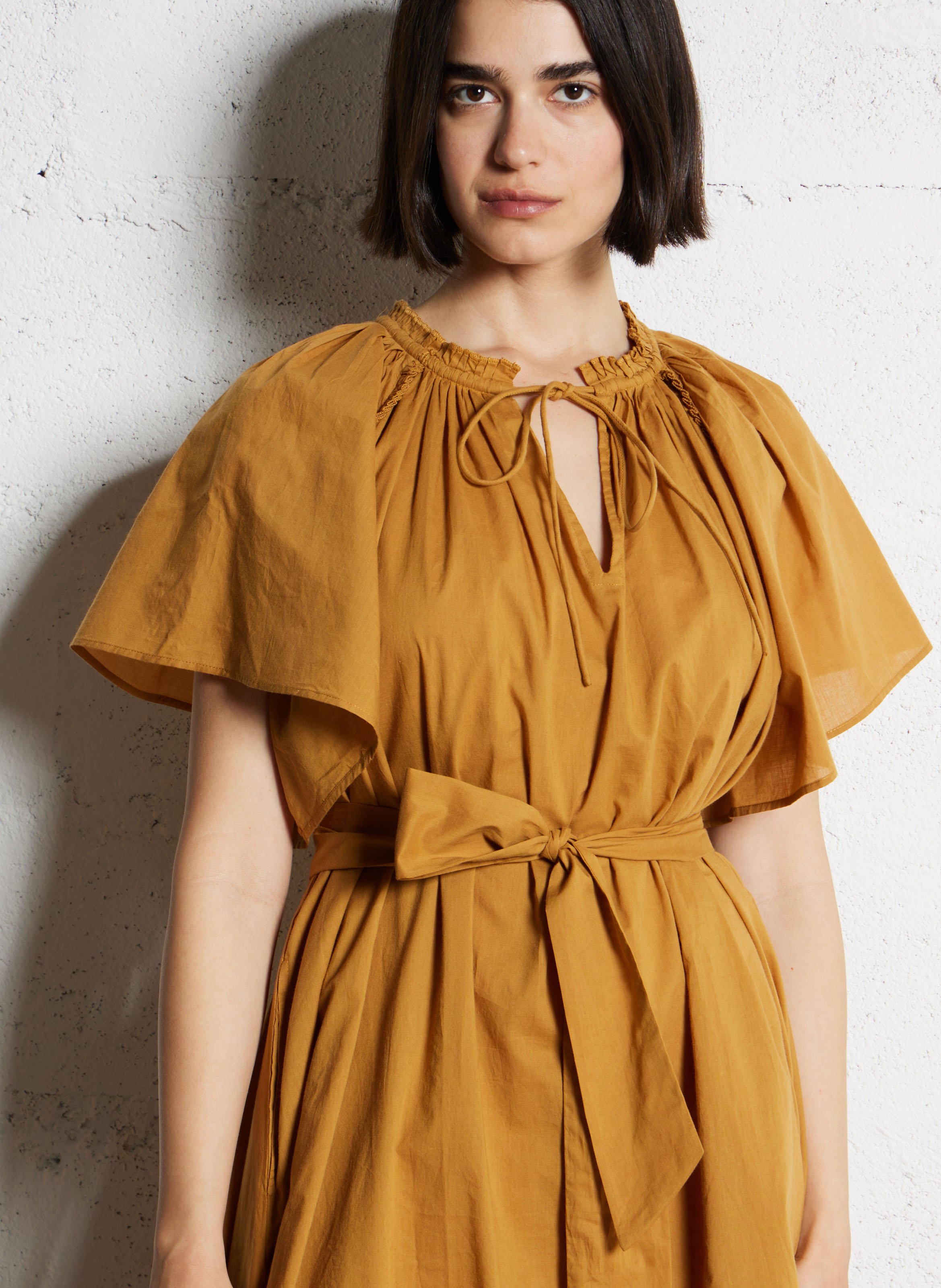 Lange, katoenen jurk met V-hals BELLEPIECE Bruin