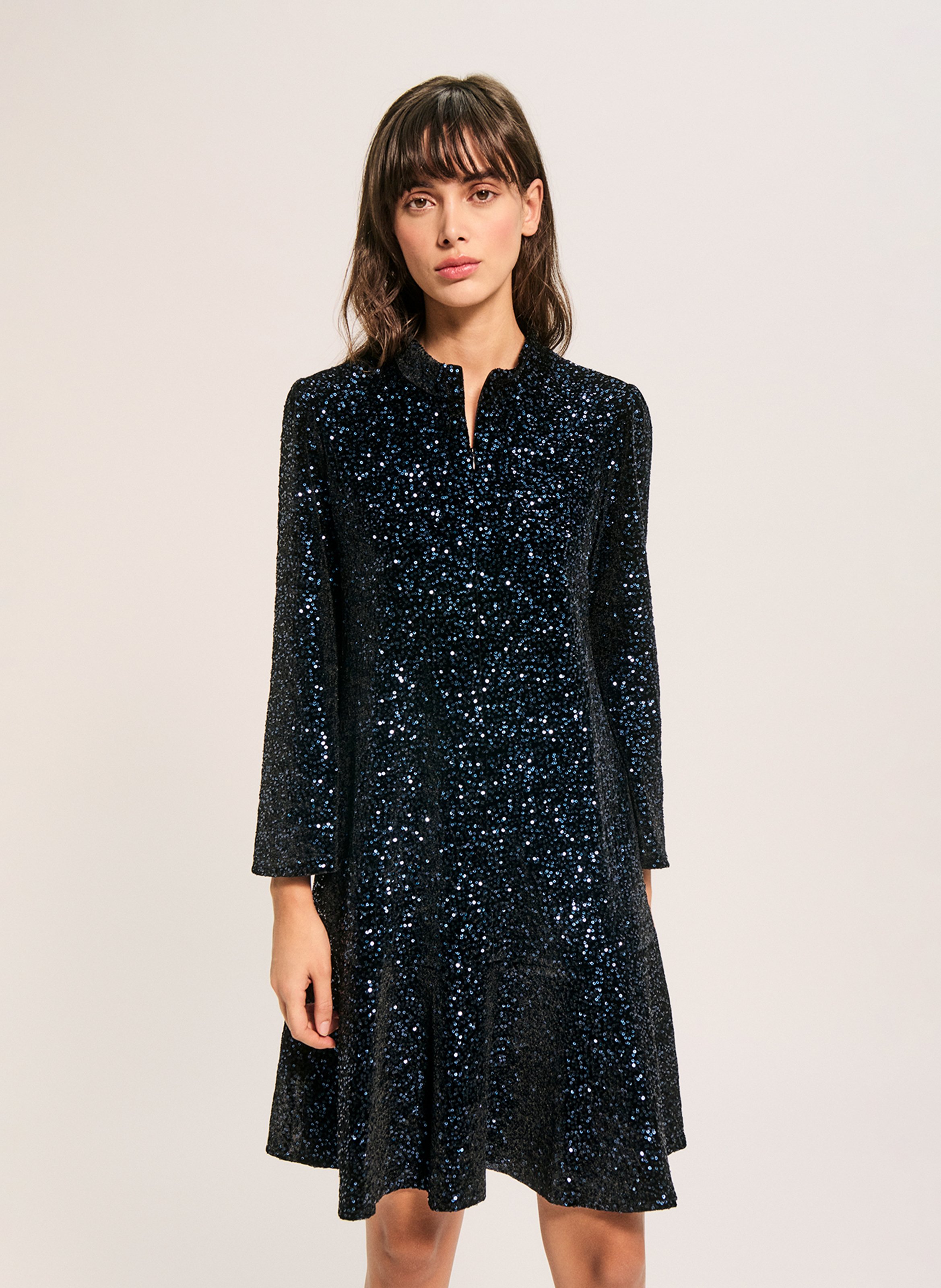 Robe courte cintrée col montant à sequins PABLO Noir