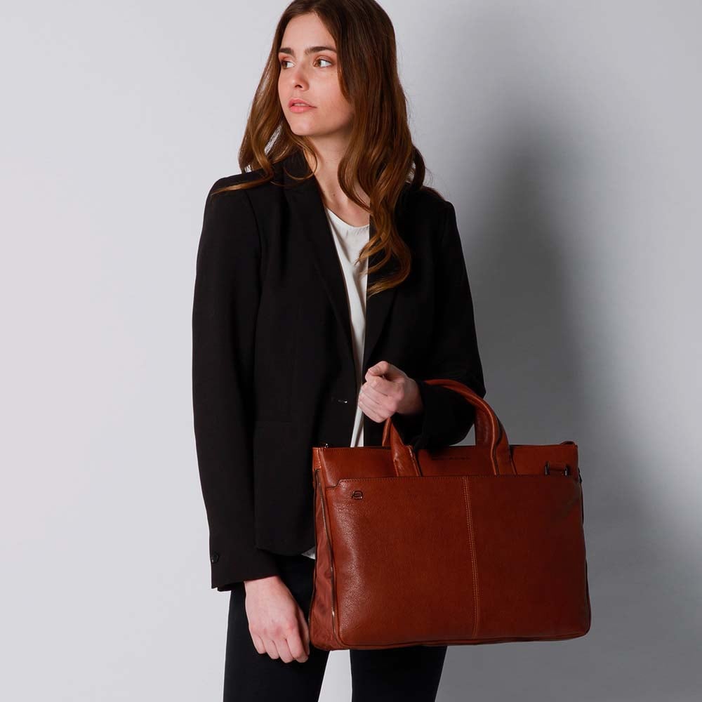 Expandable laptop bag PIQUADRO Brown