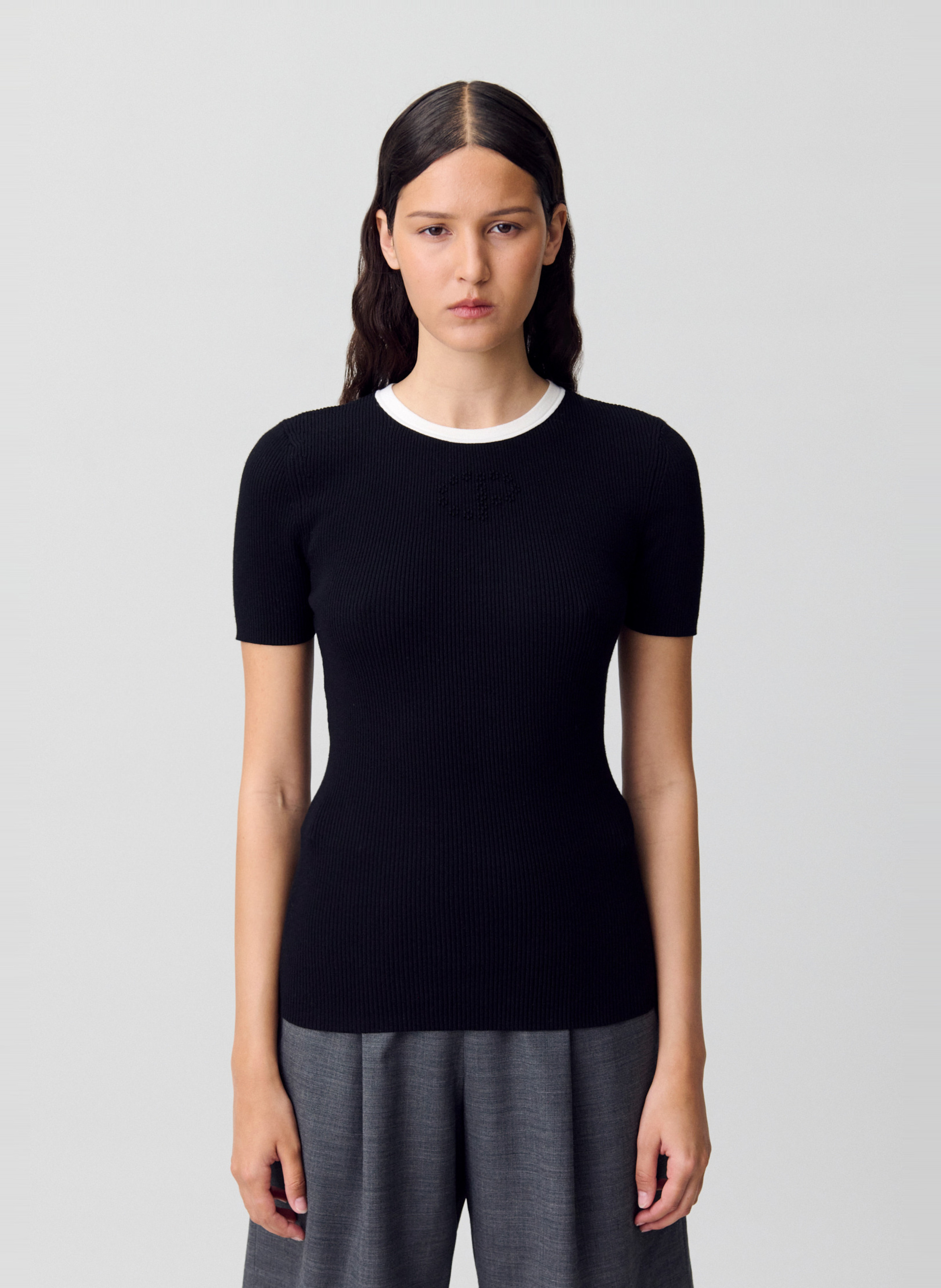Ribbed straight t-shirt with contrasted edge. CLAUDIE PIERLOT Black