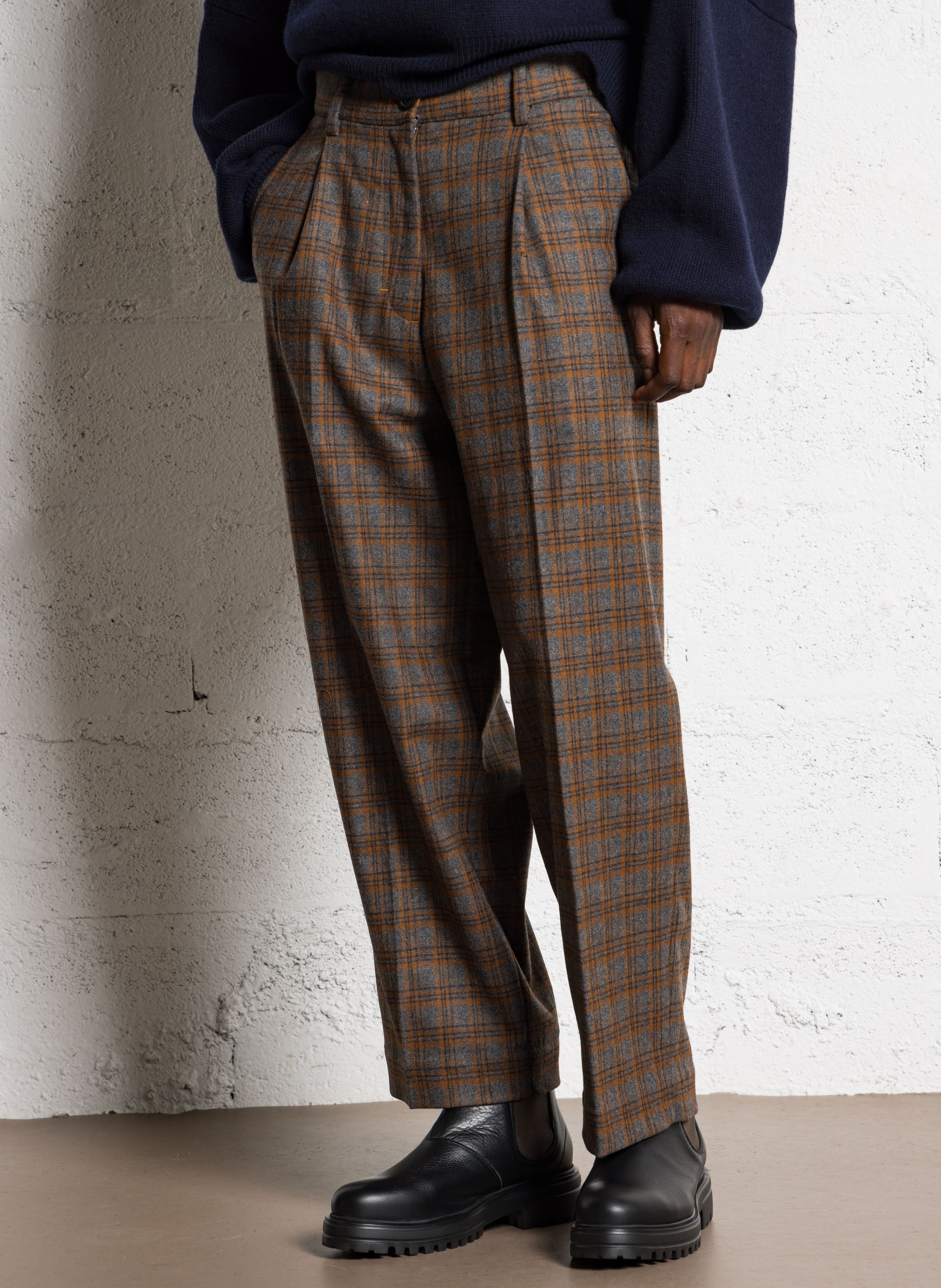 Trousers in blended wool with pleats and check pattern BELLEPIECE Beige