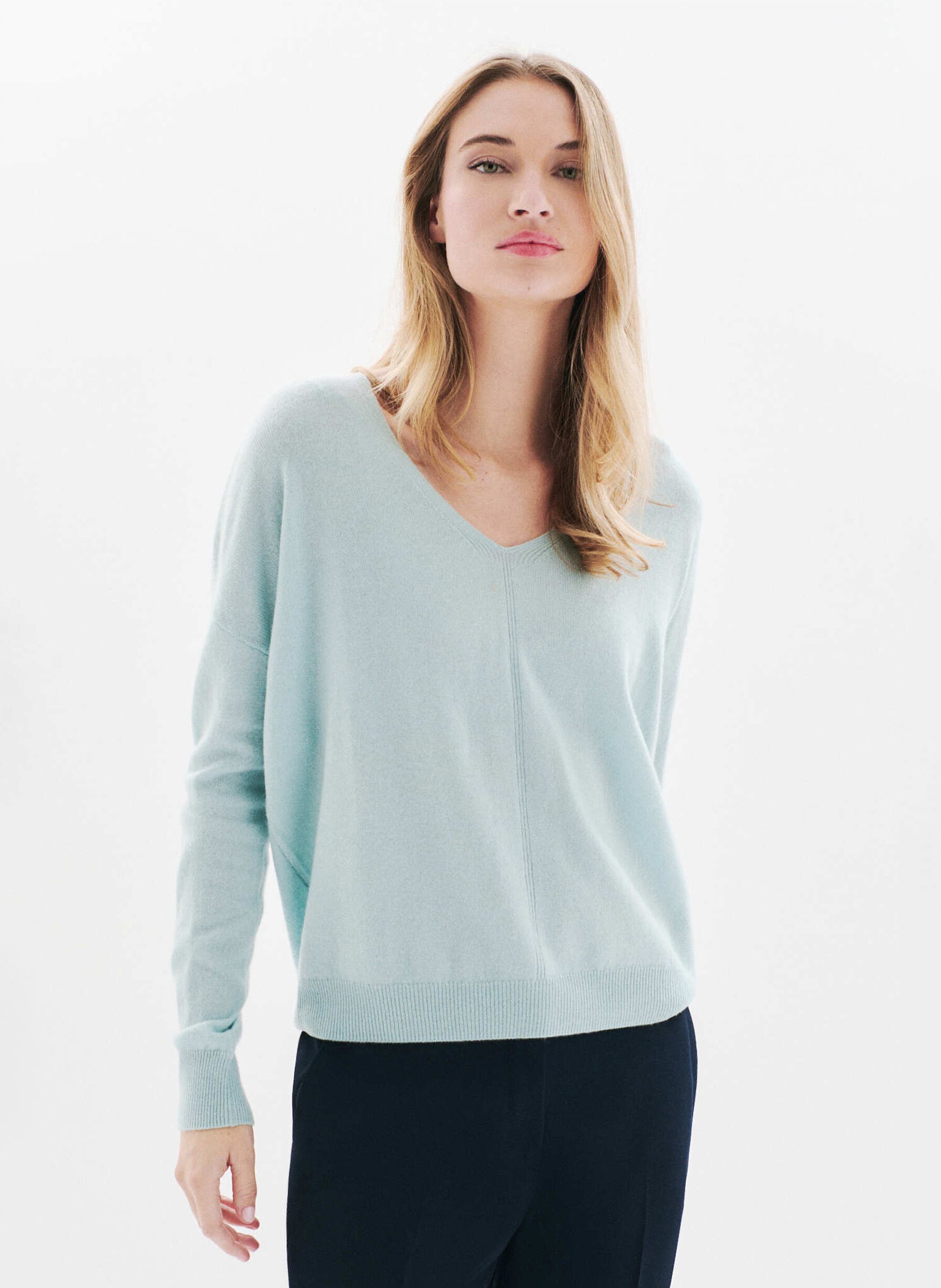 Gerade geschnittener Kaschmirpullover mit V-Ausschnitt CAROLL Blau