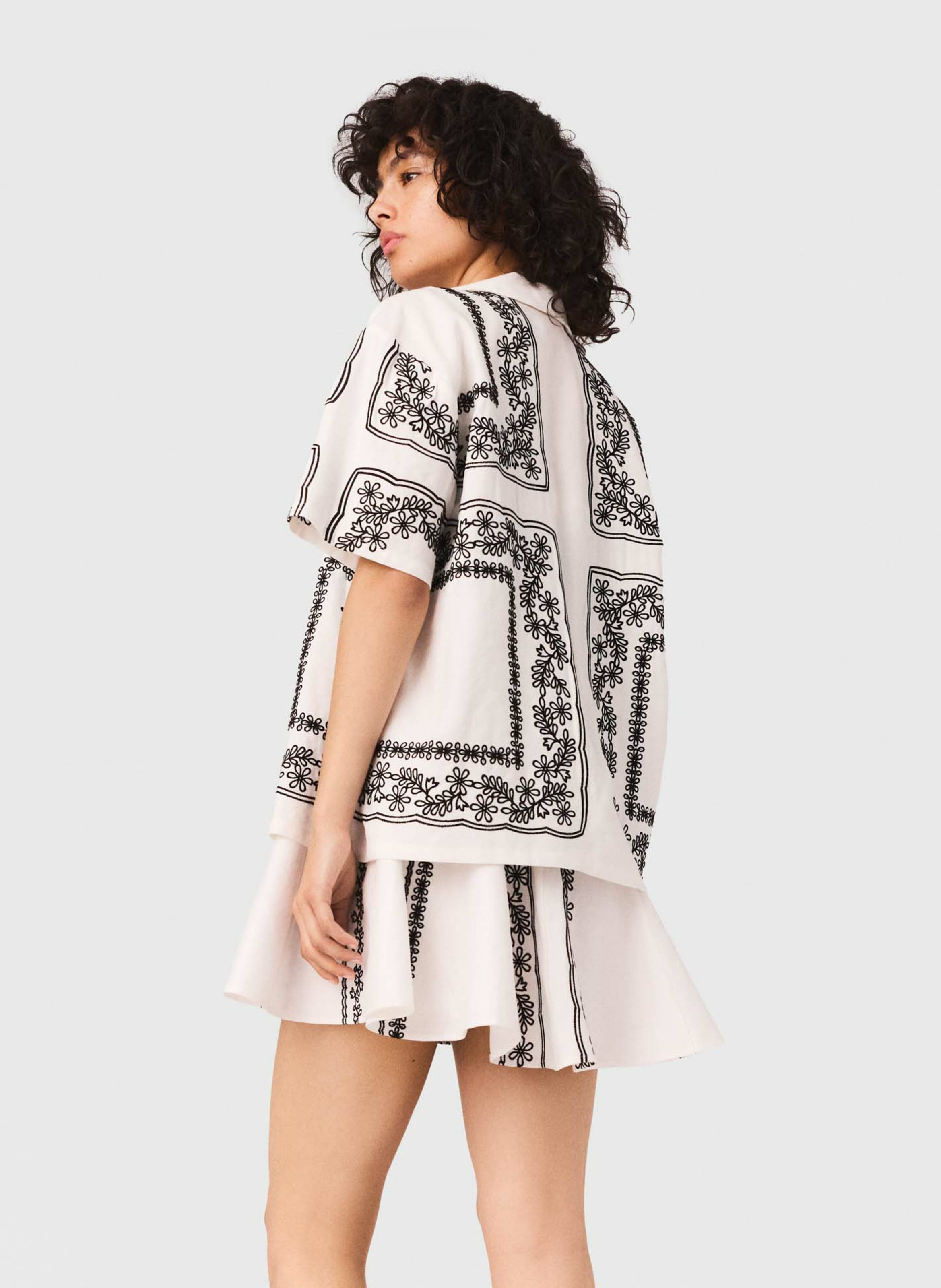 Chemise oversize en lin mélangé brodé MAJE Beige