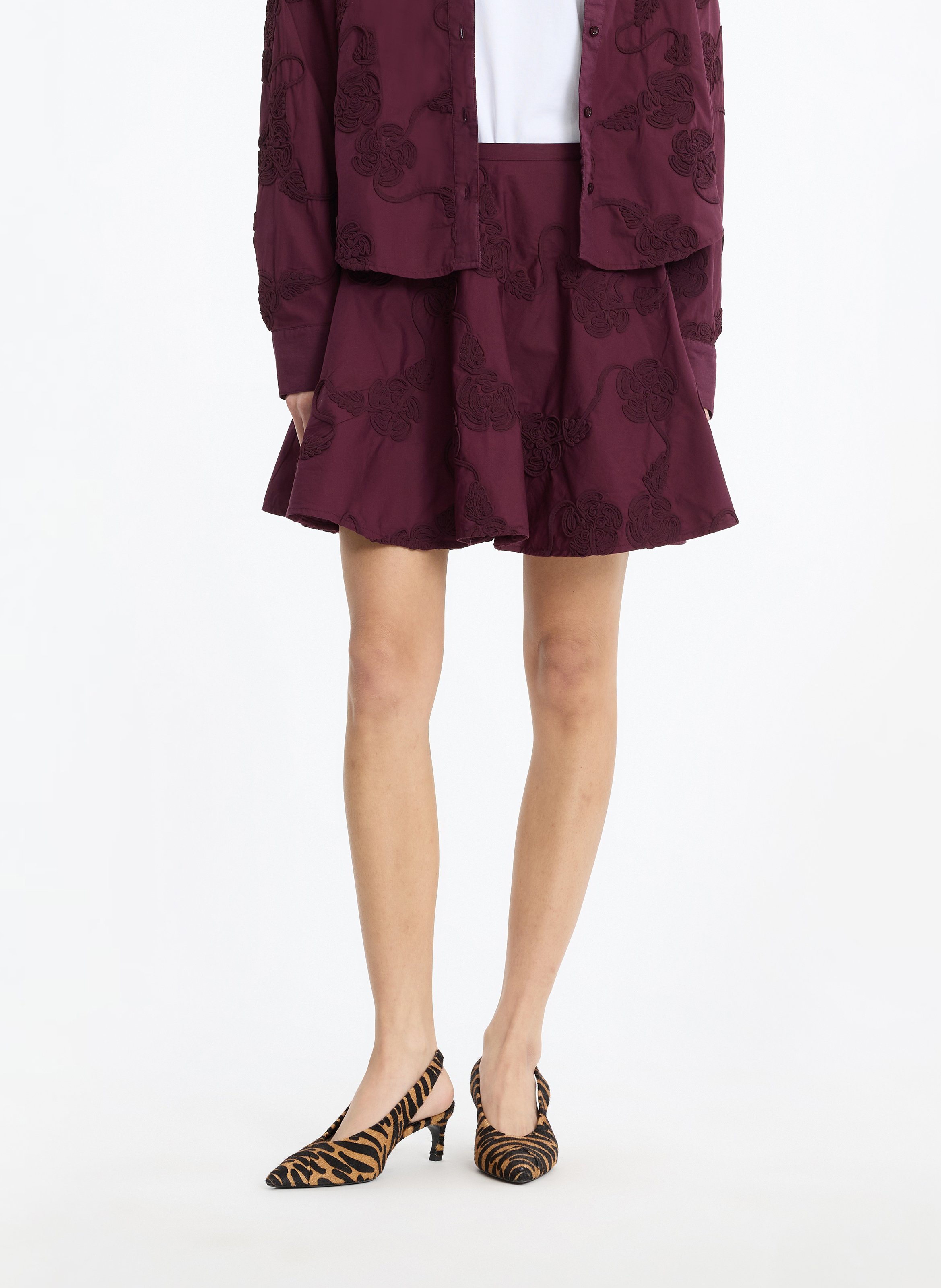 Jupe courte évasée à broderies ROTATE Marron