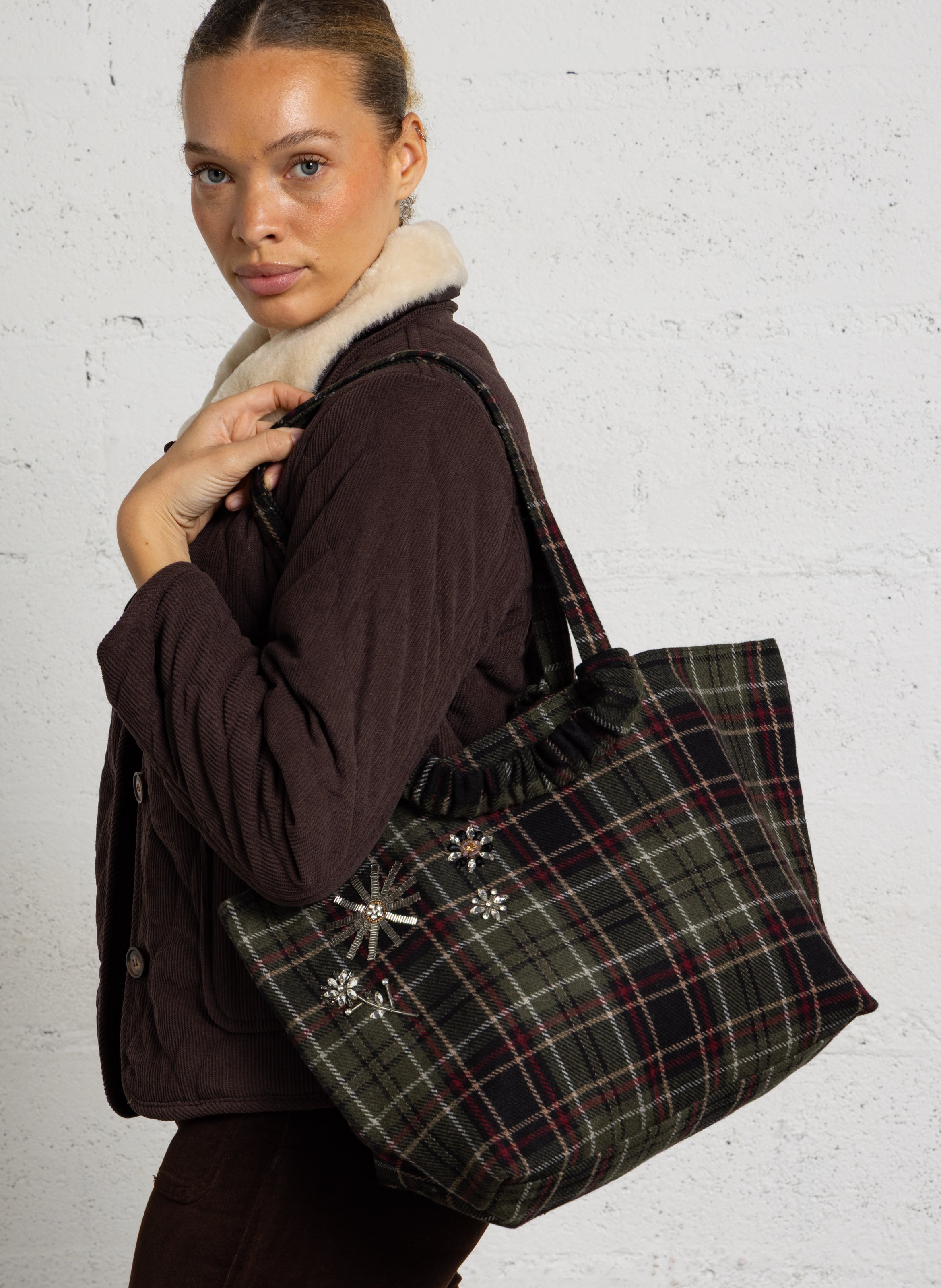 Tote bag with floral embroidery PETITE MENDIGOTE Green