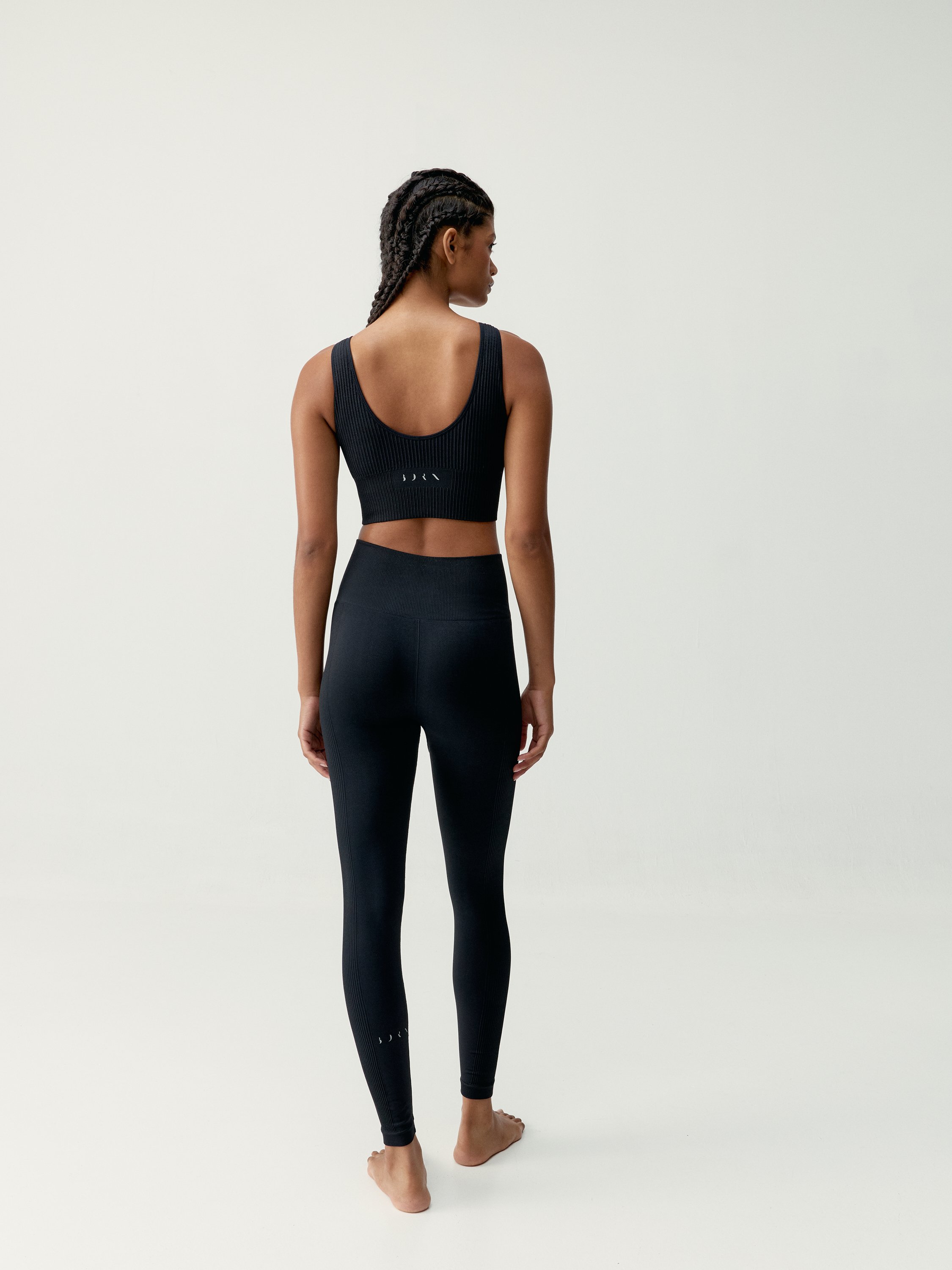 Seamless high-impact sports bra with high support BORN LIVING YOGA Black