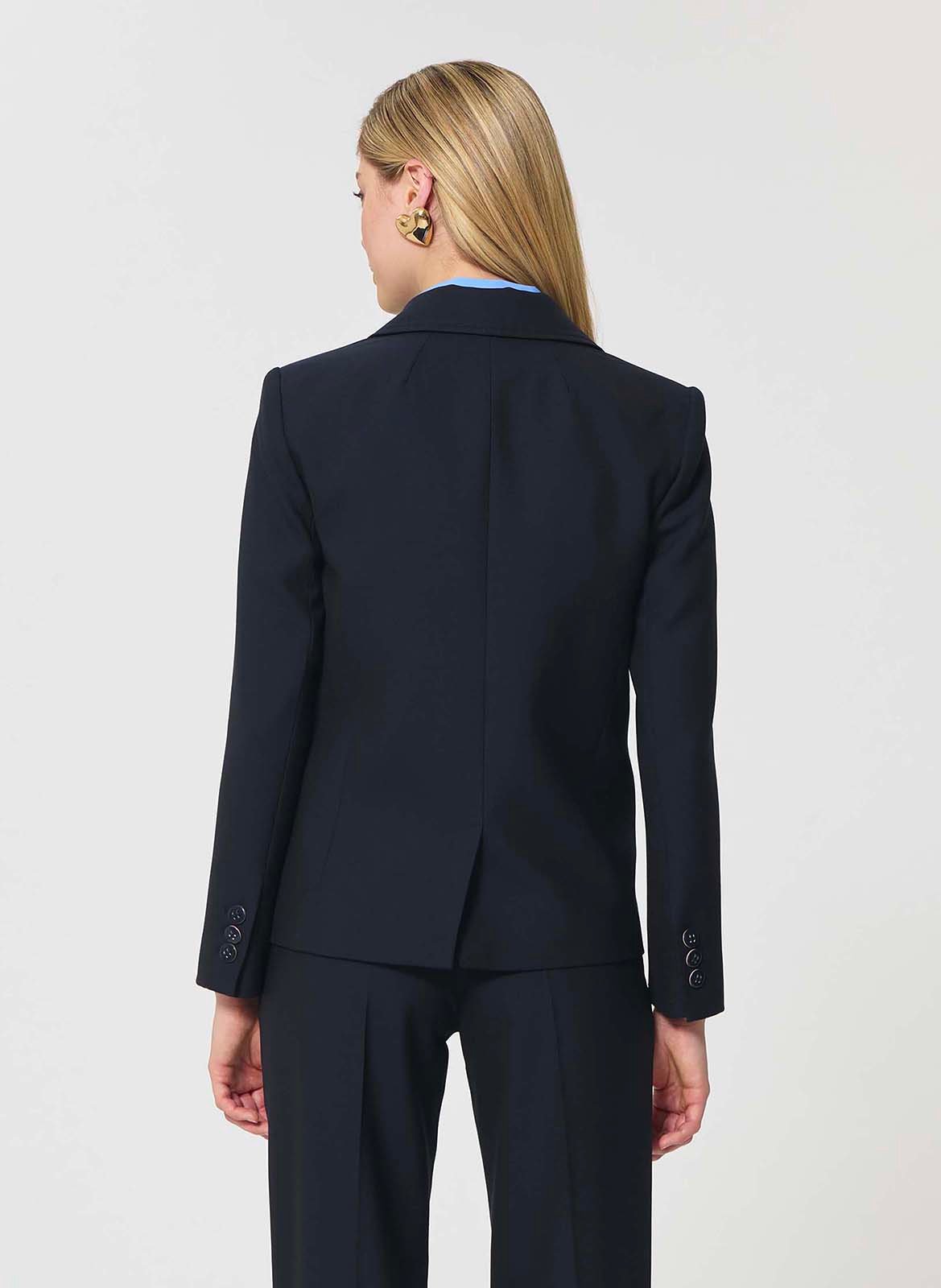 Tailored straight blazer with plain pockets. Blue