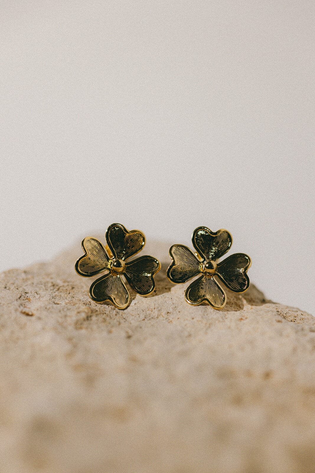 Clover stud earrings silver plated MONSIEUR SIMONE Golden