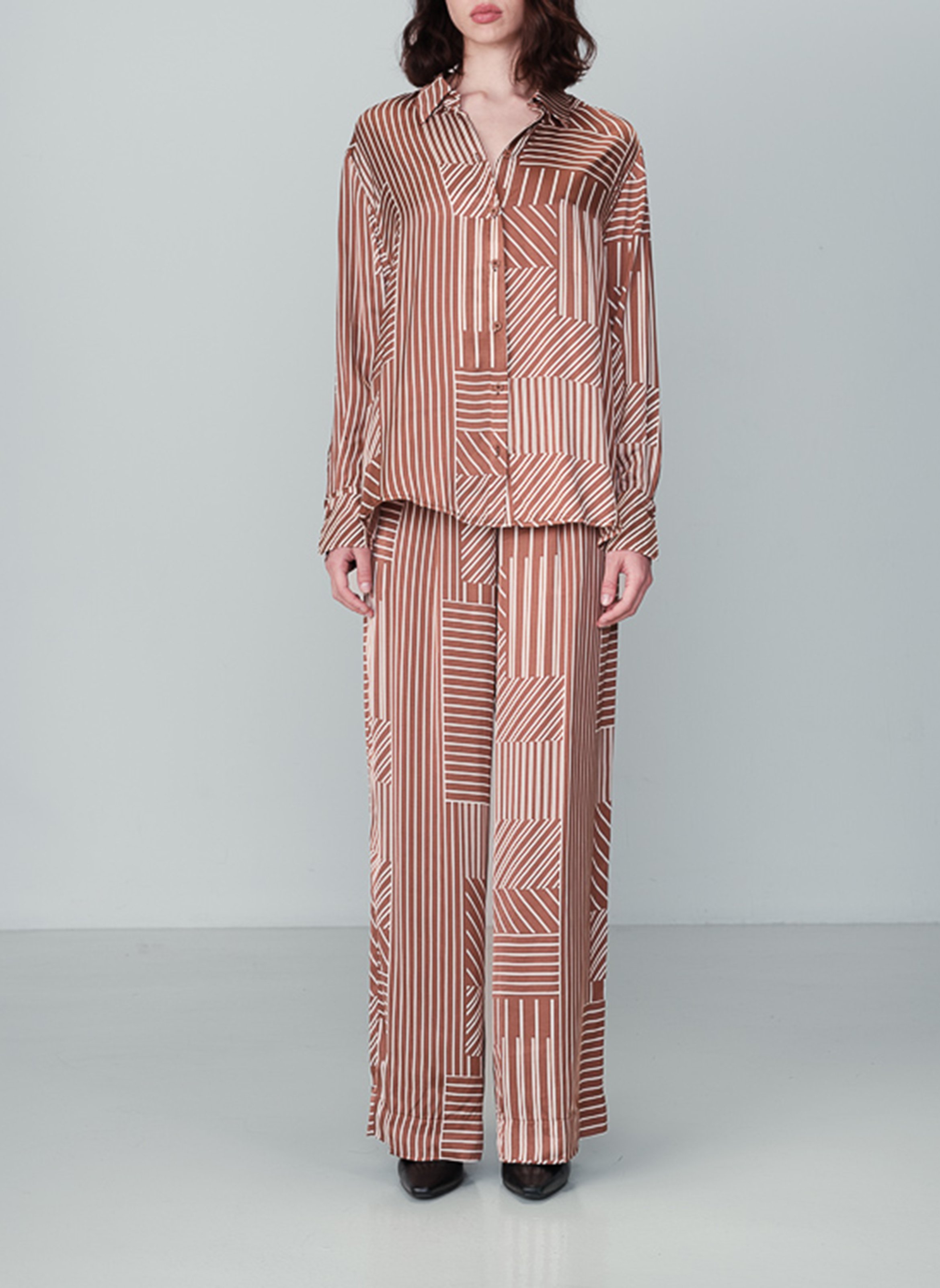 Blouse met klassieke kraag Bruin