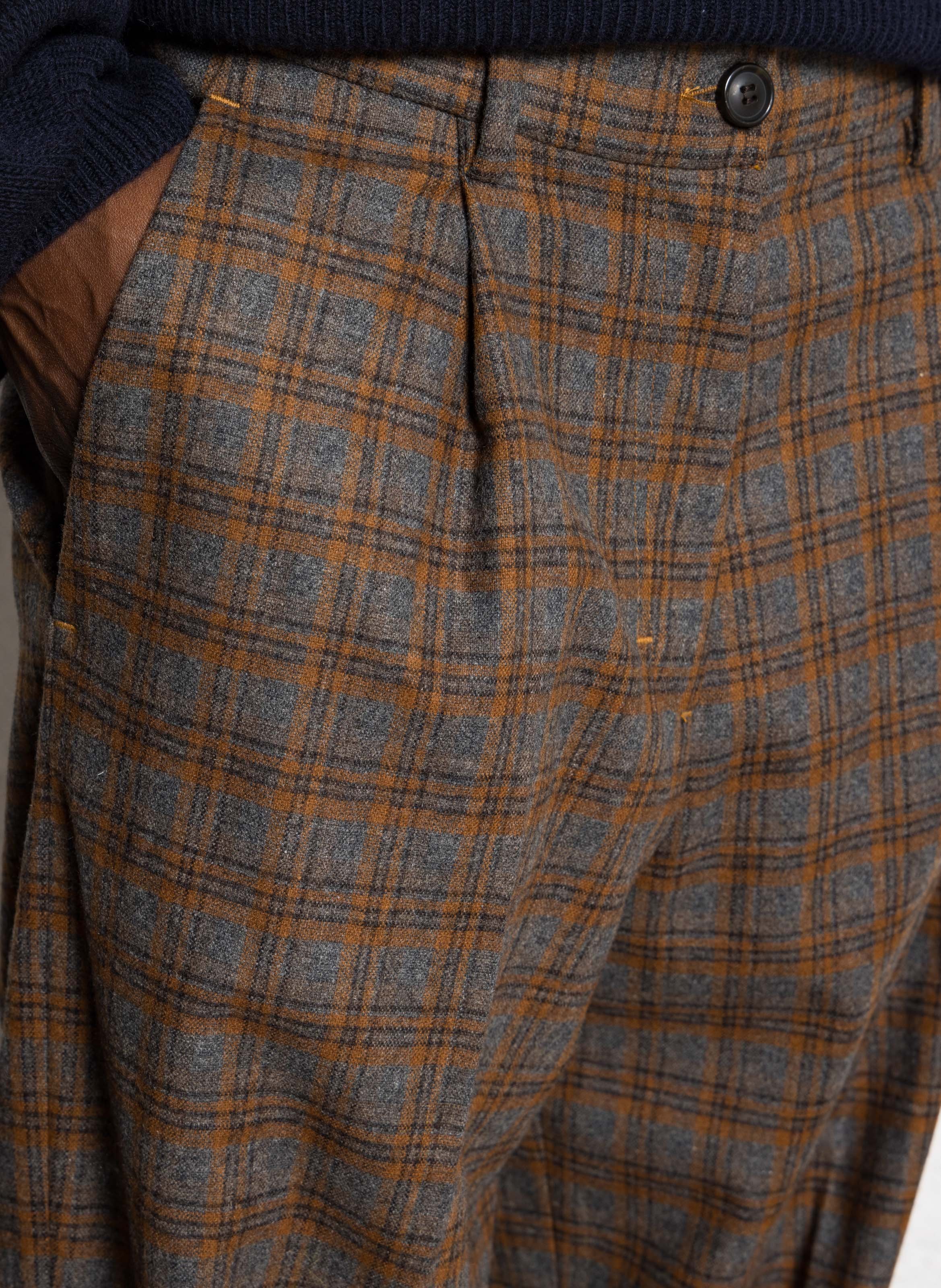 Trousers in blended wool with pleats and check pattern BELLEPIECE Beige