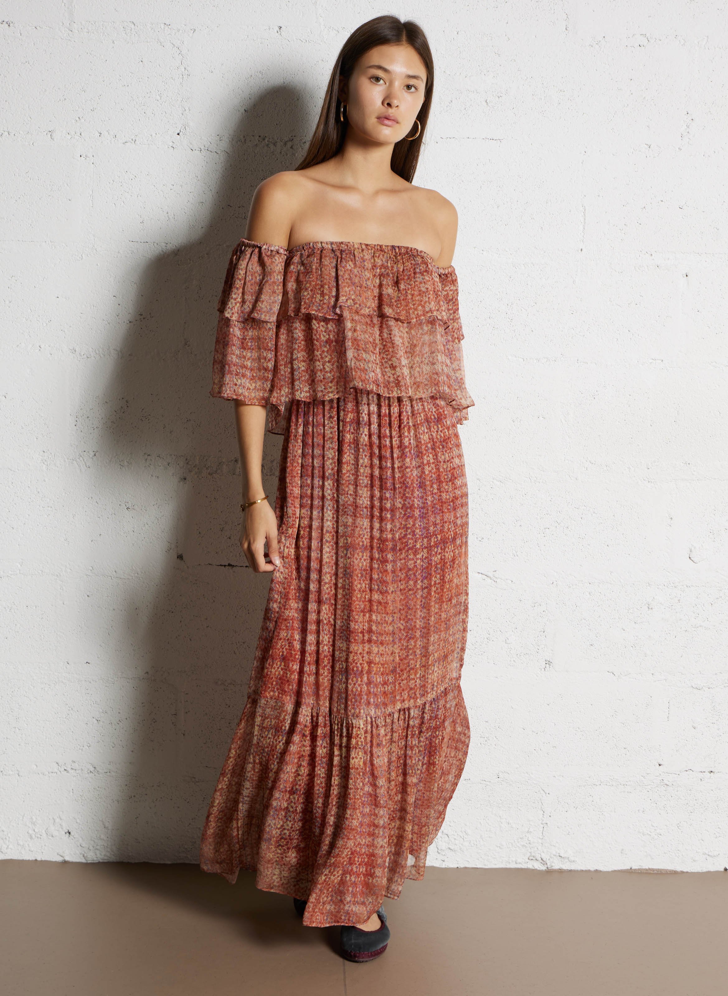 Robe longue épaules dénudées à motifs BA&SH Rose