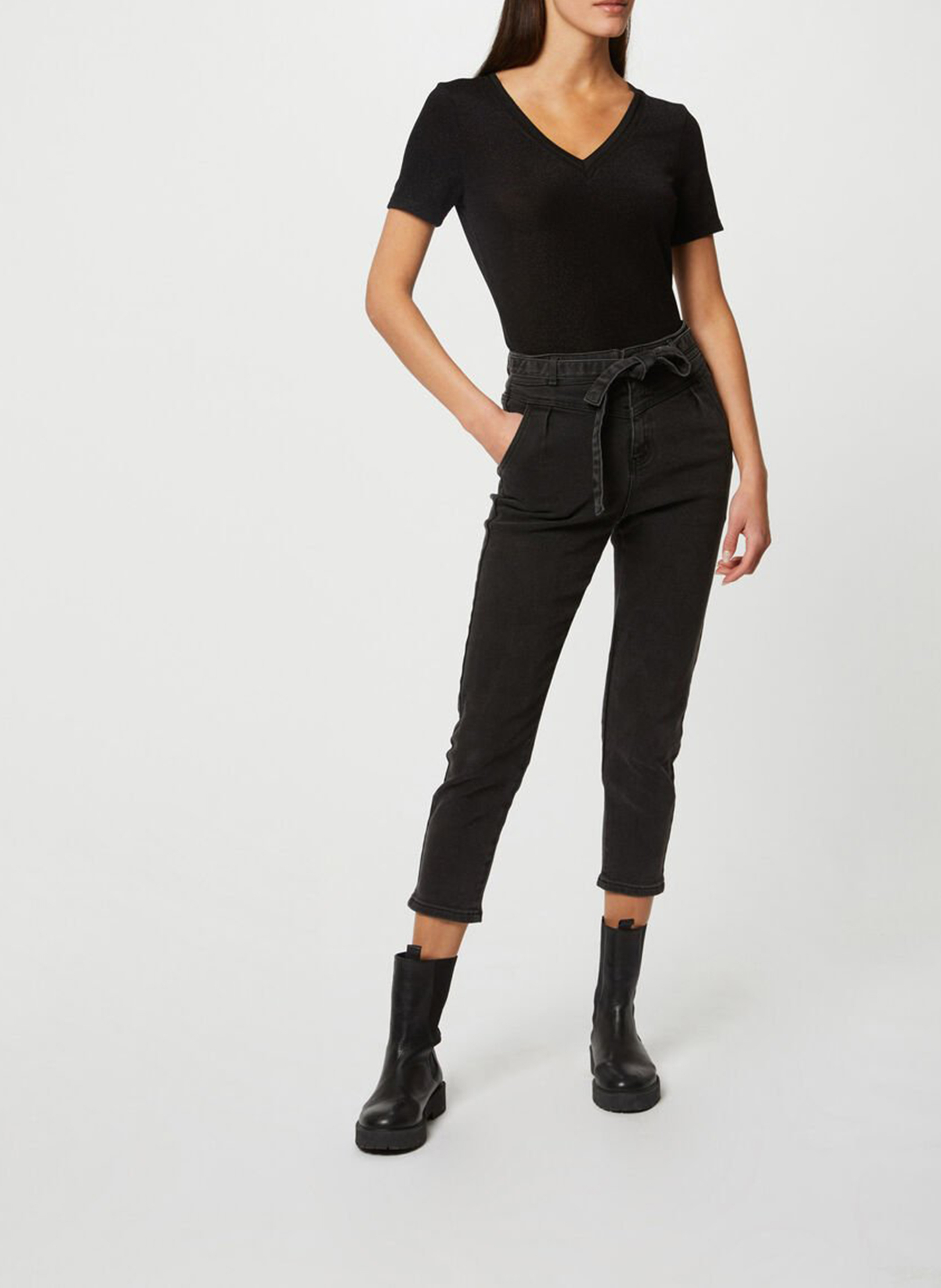 Glanzend T-shirt met V-hals MORGAN Zwart