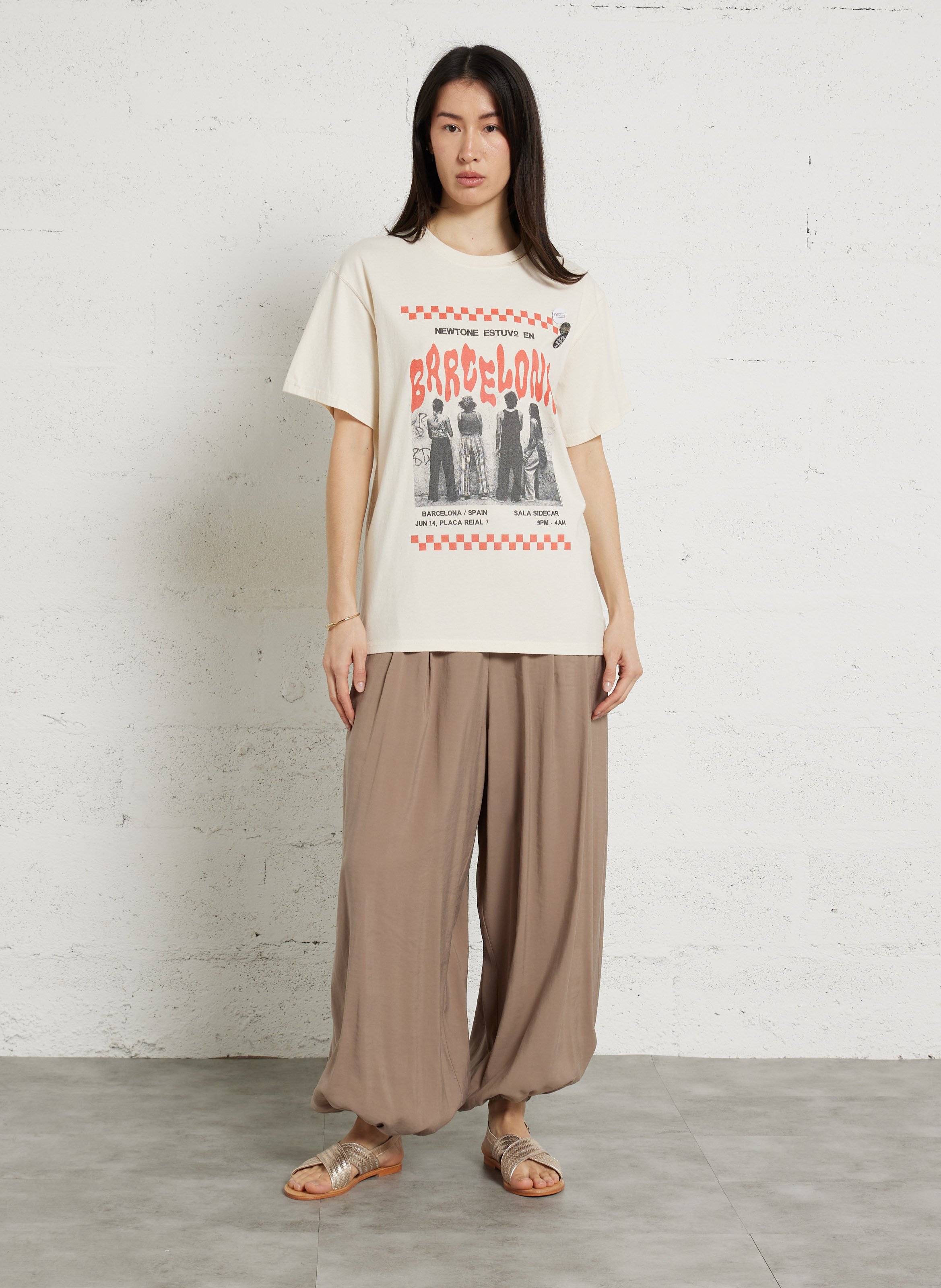 Gerade geschnittenes Rundhals-T-Shirt aus Baumwolle mit Siebdruck NEWTONE Beige