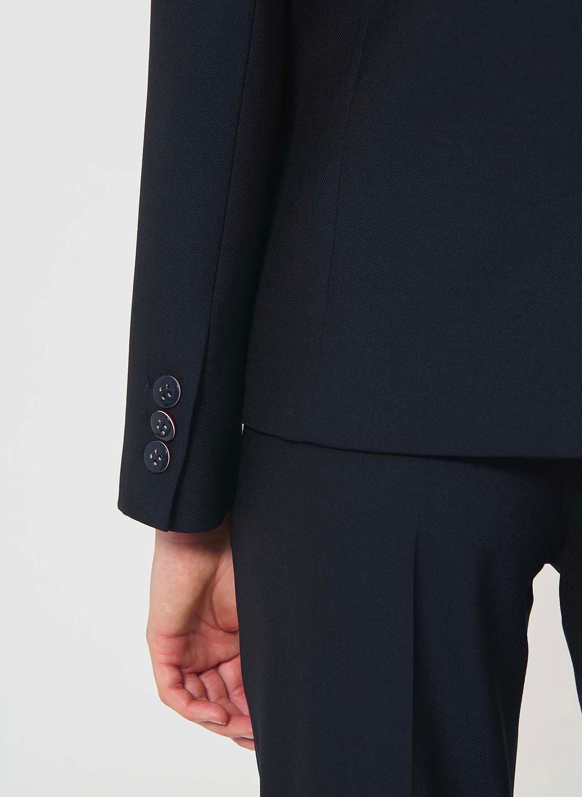 Tailored straight blazer with plain pockets. Blue