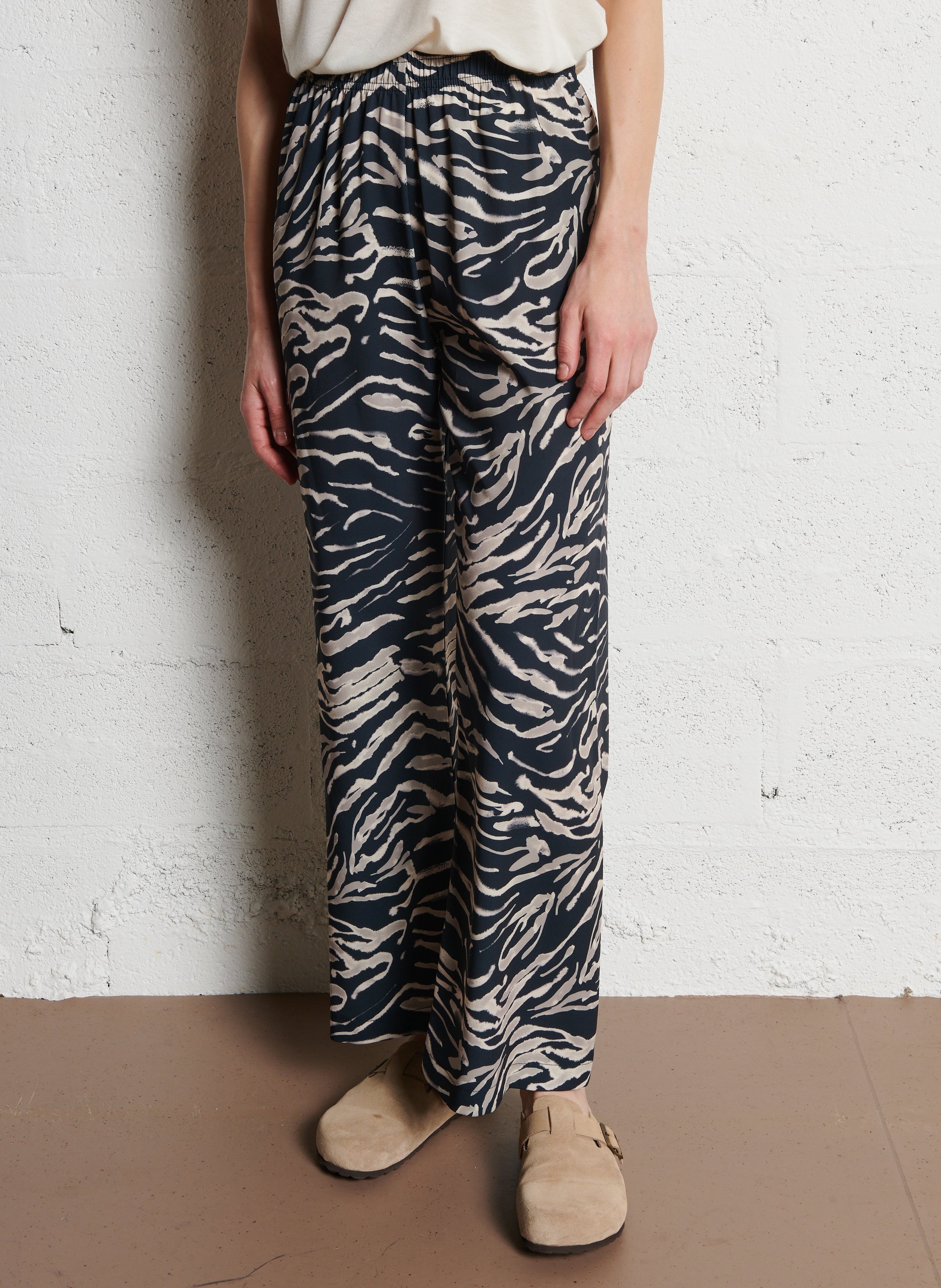 Floral-print fluid trousers IMPERIAL Black
