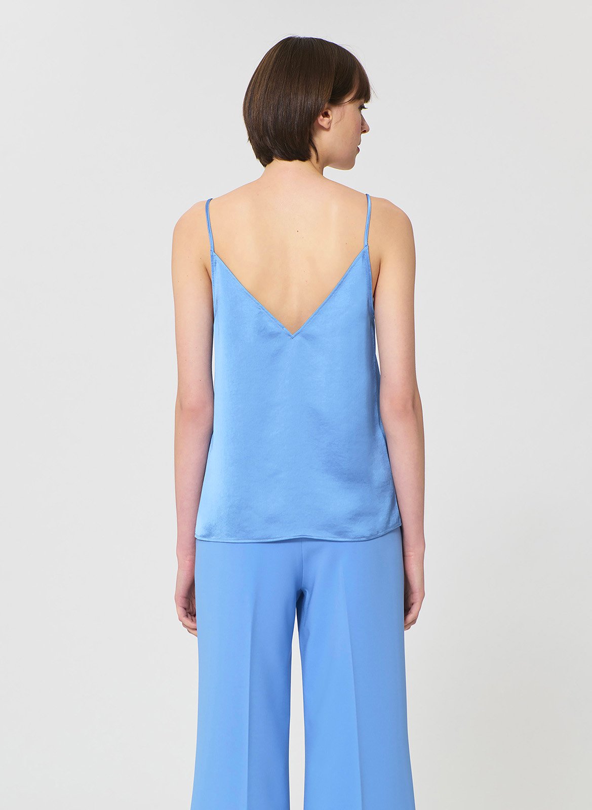 Top droit col V satiné TARA JARMON Bleu