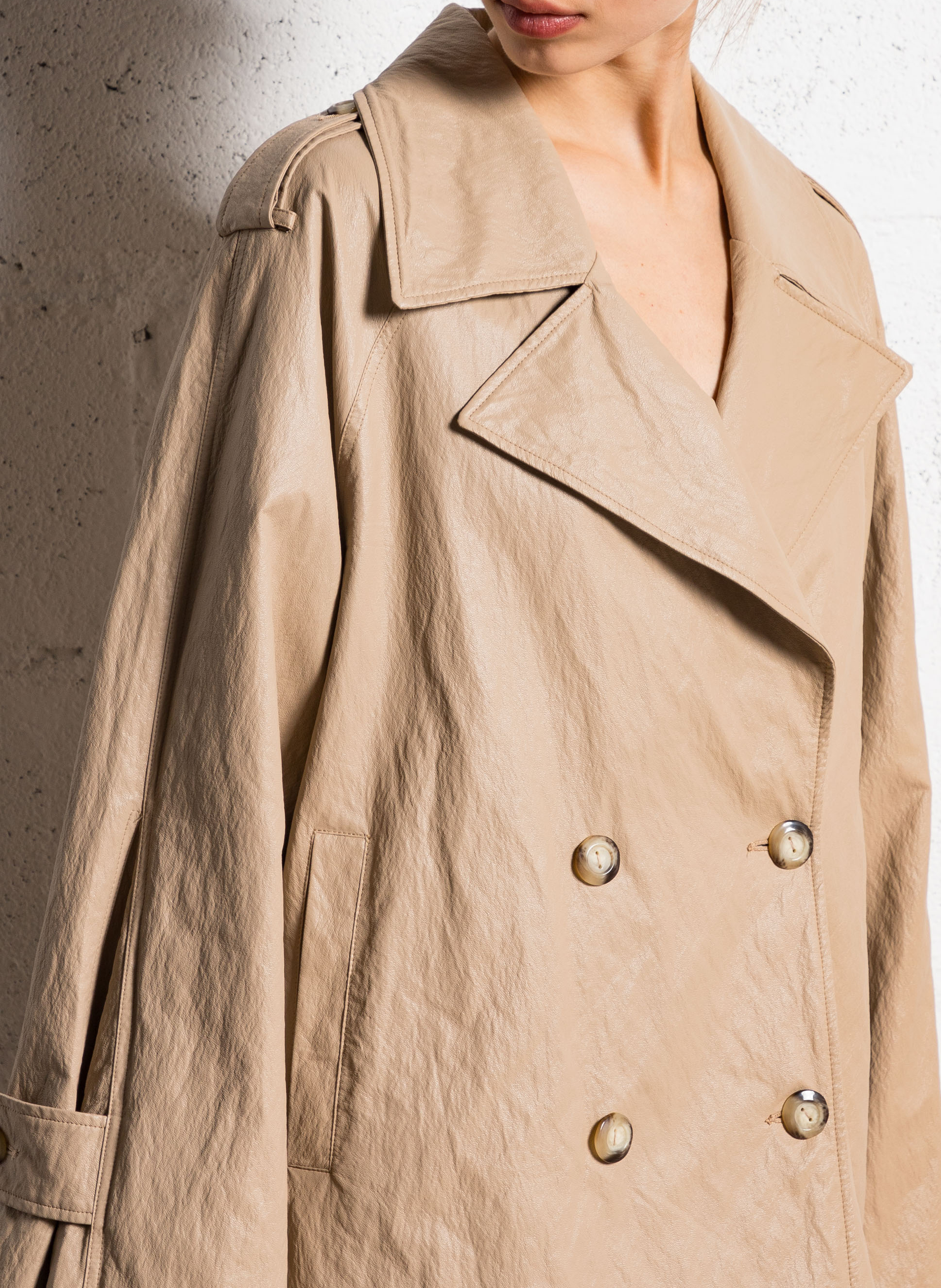 Short faux leather coat ATTIC AND BARN Beige