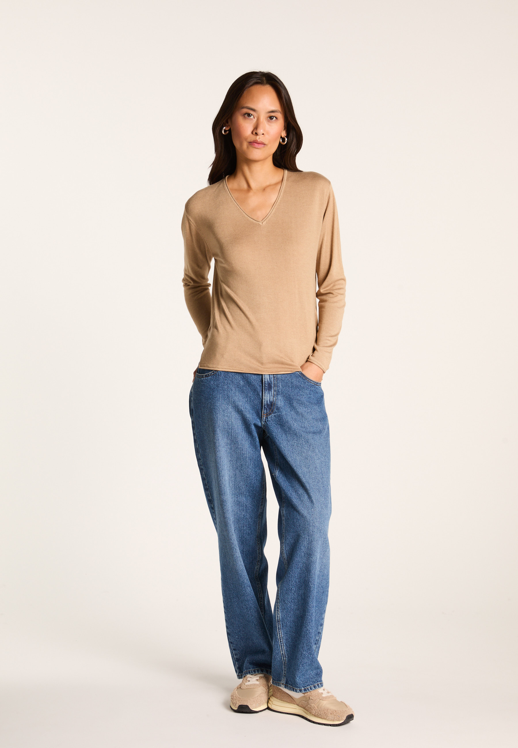V-neck T-shirt in bamboo cashmere fiber MAISON MONTAGUT Brown