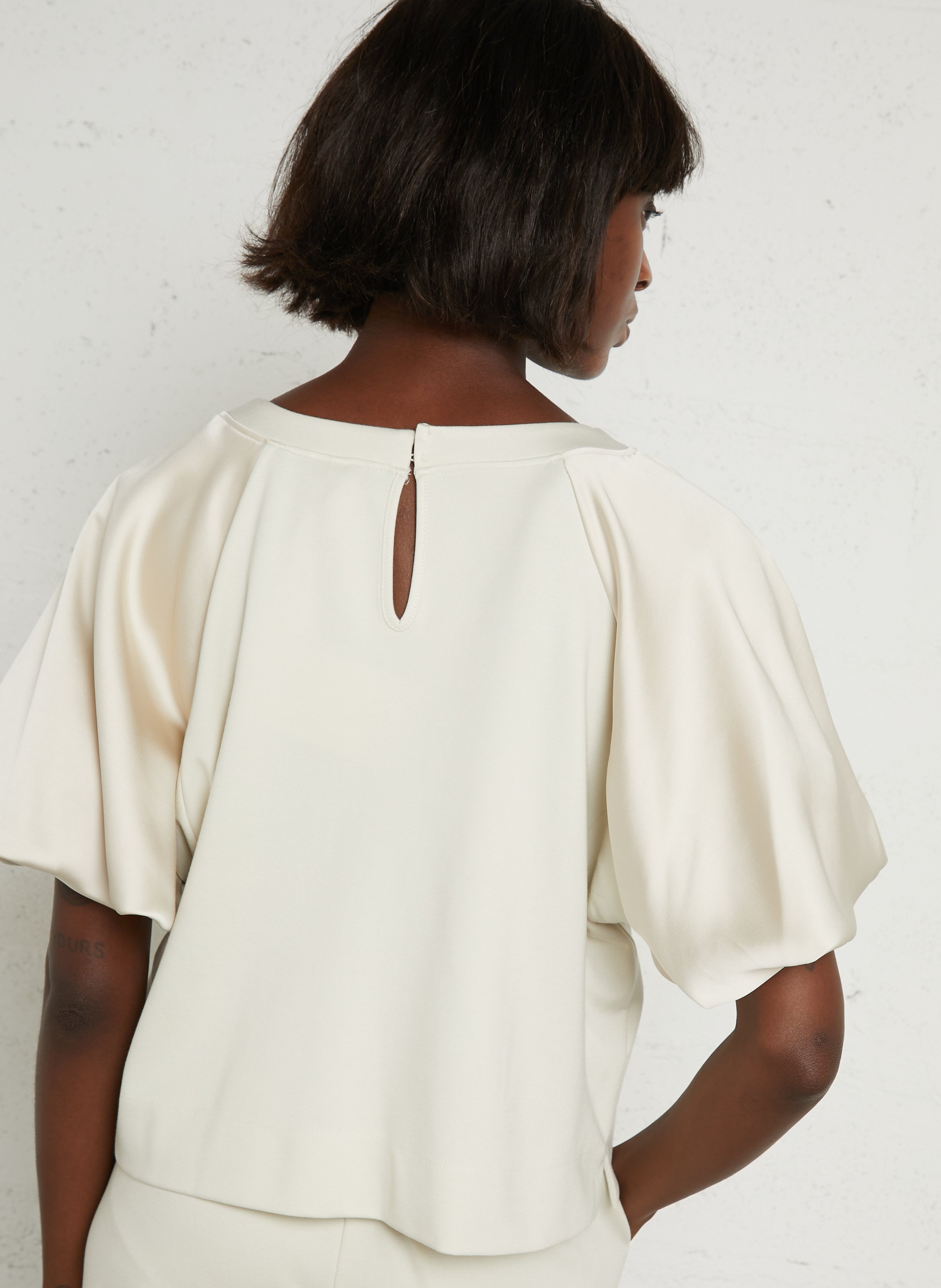 Rechte top met ronde hals en ballonmouwen IMPERIAL Beige