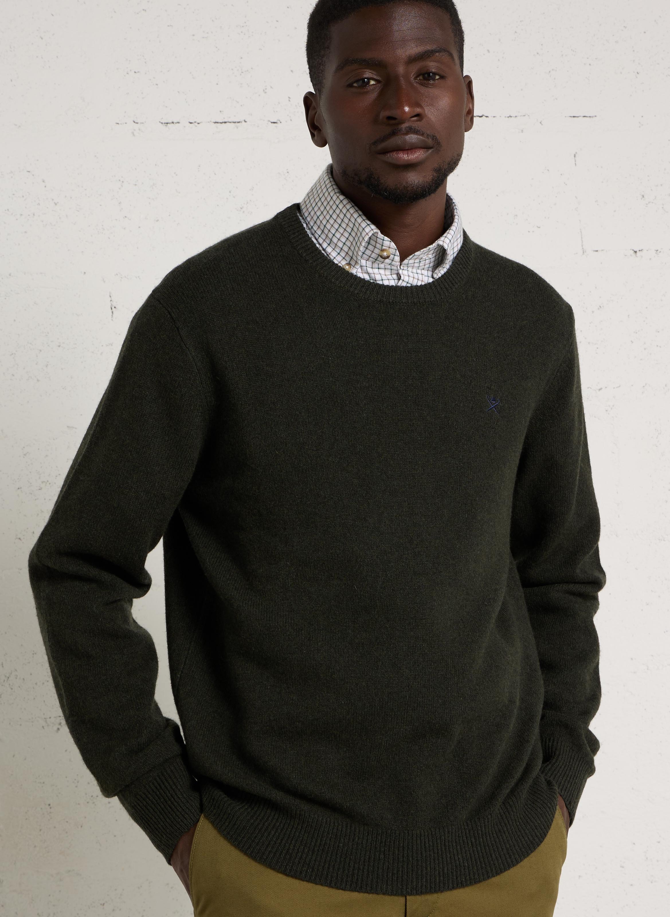 Pull droit col rond brodé en laine HACKETT