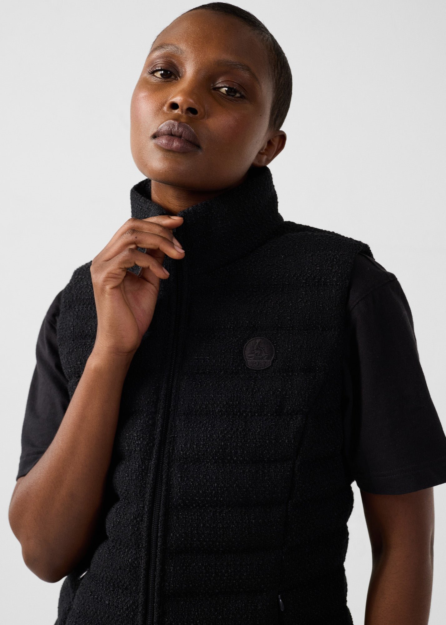 Salla sleeveless puffer jacket JOTT Black