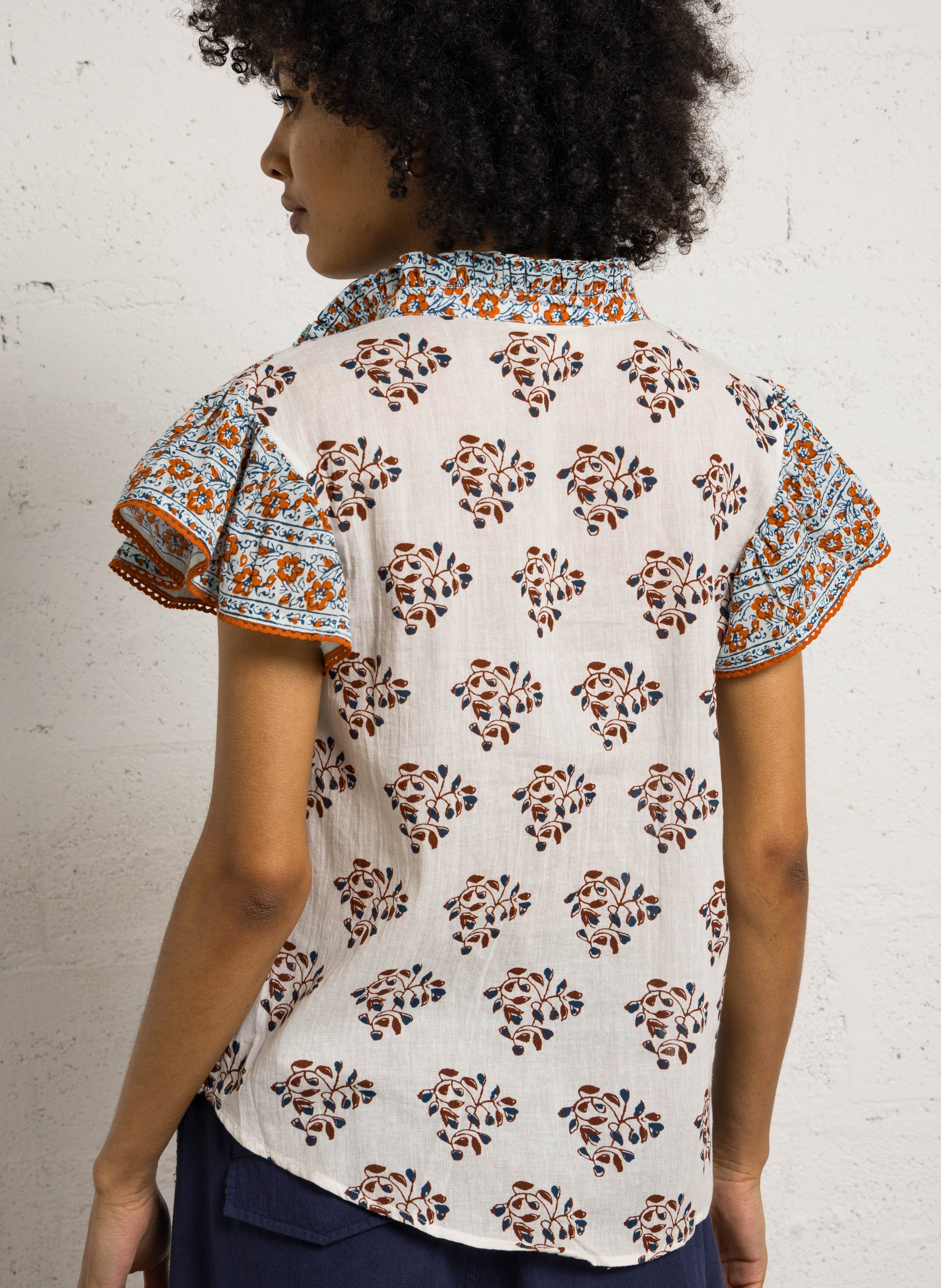 Henley-Top mit floralem Print M.A.B.E Weiss