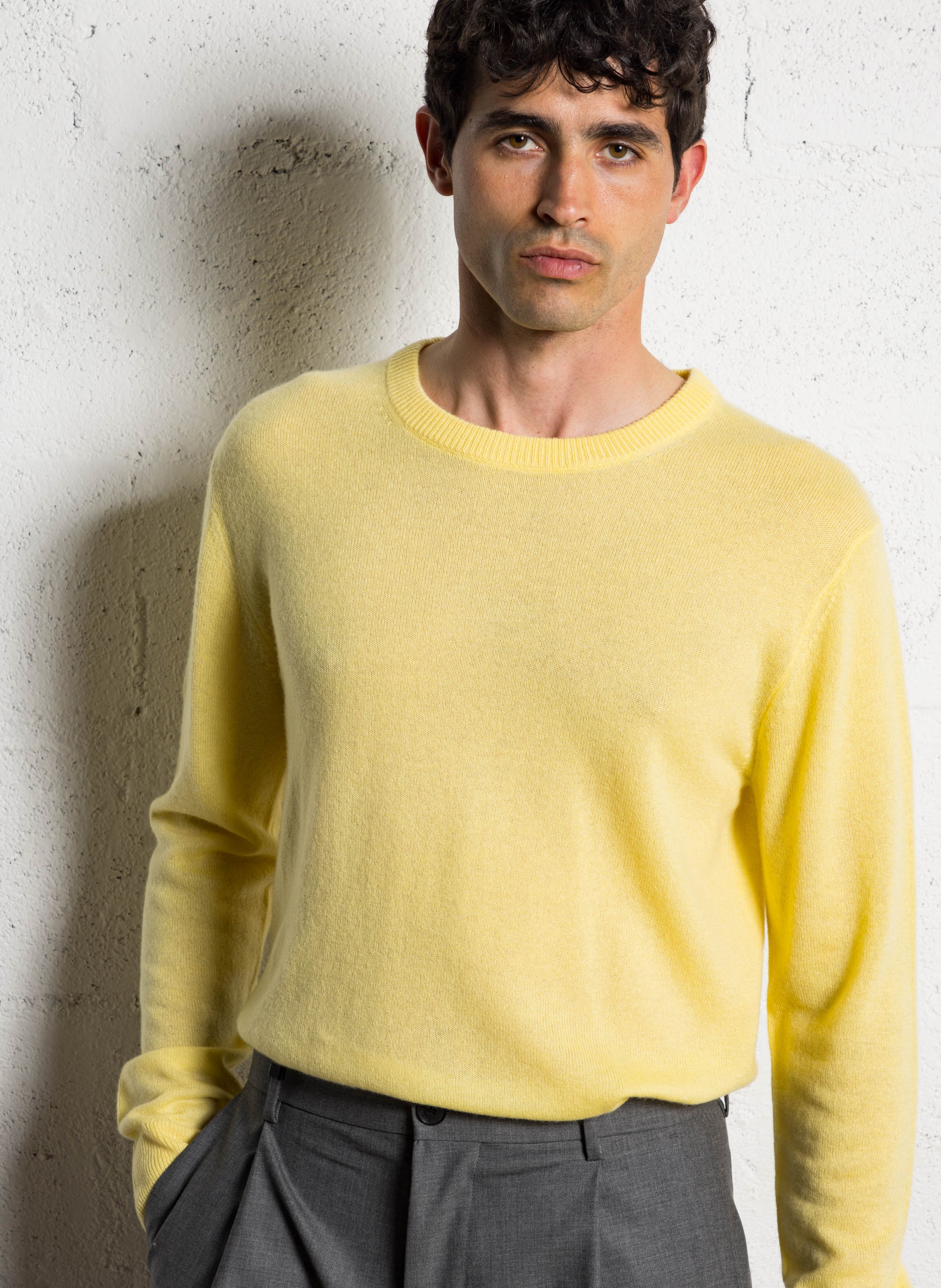 Maglione scollo tondo in cachemire regular fit Giallo Au printemps