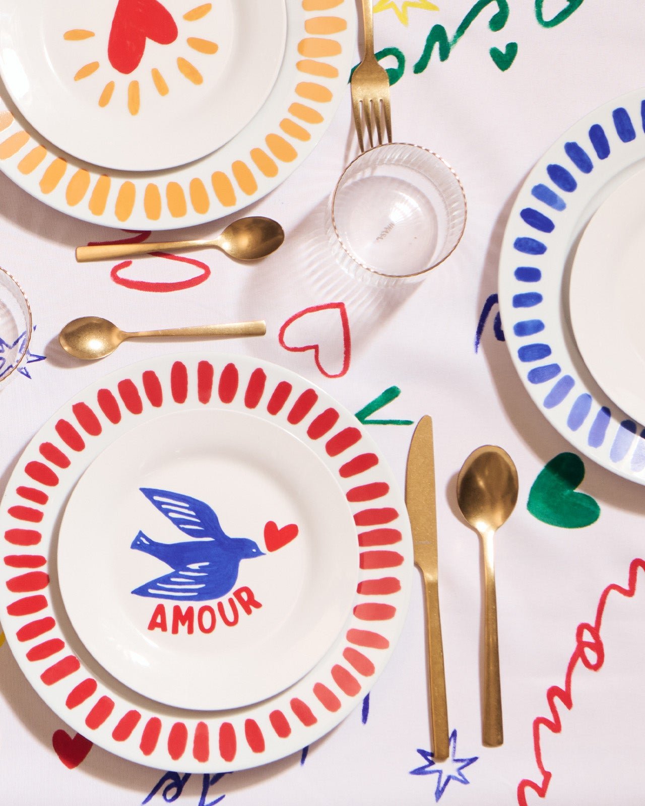 Red heart-shaped porcelain plate EMOI EMOI White