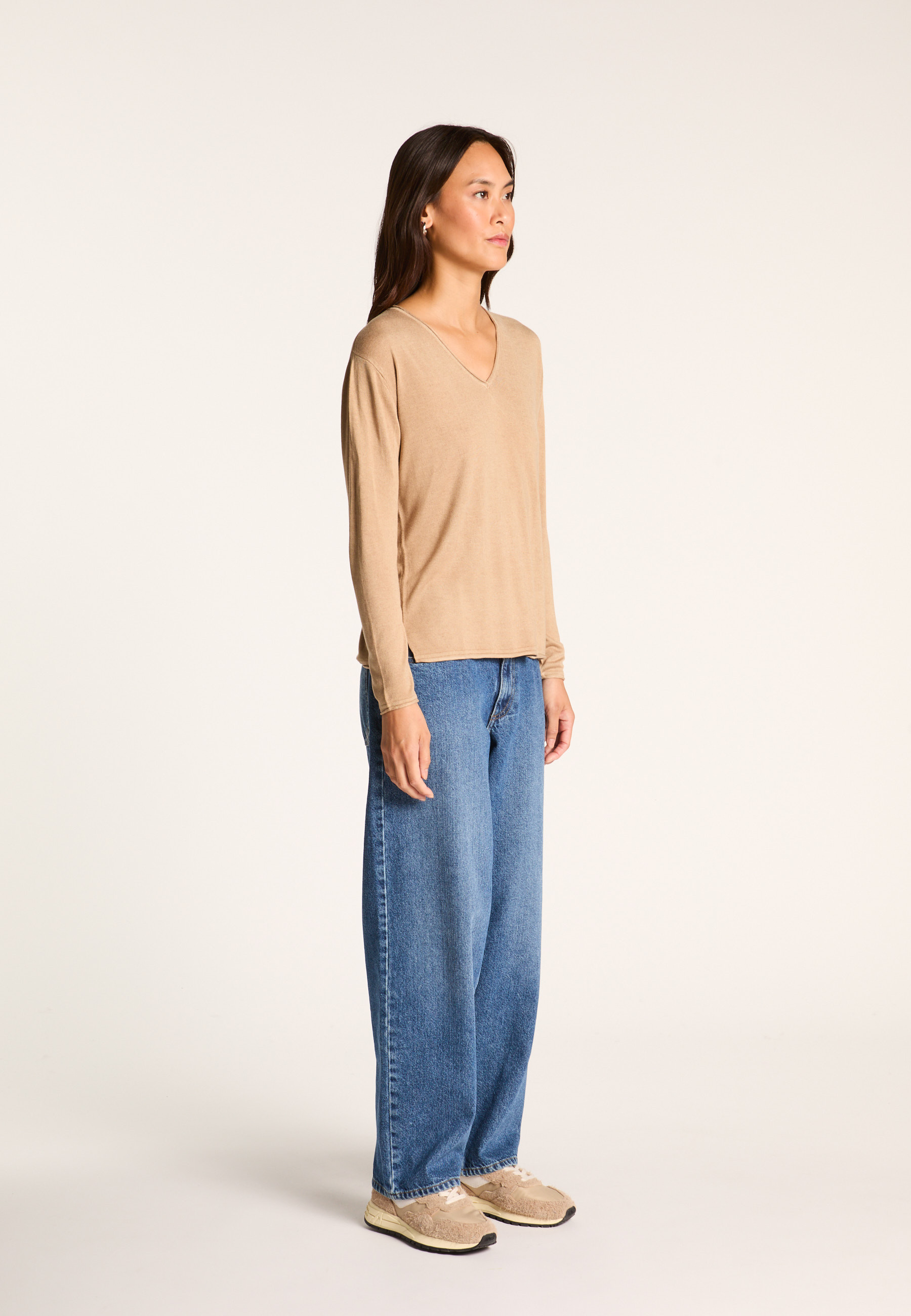 V-neck T-shirt in bamboo cashmere fiber MAISON MONTAGUT Brown