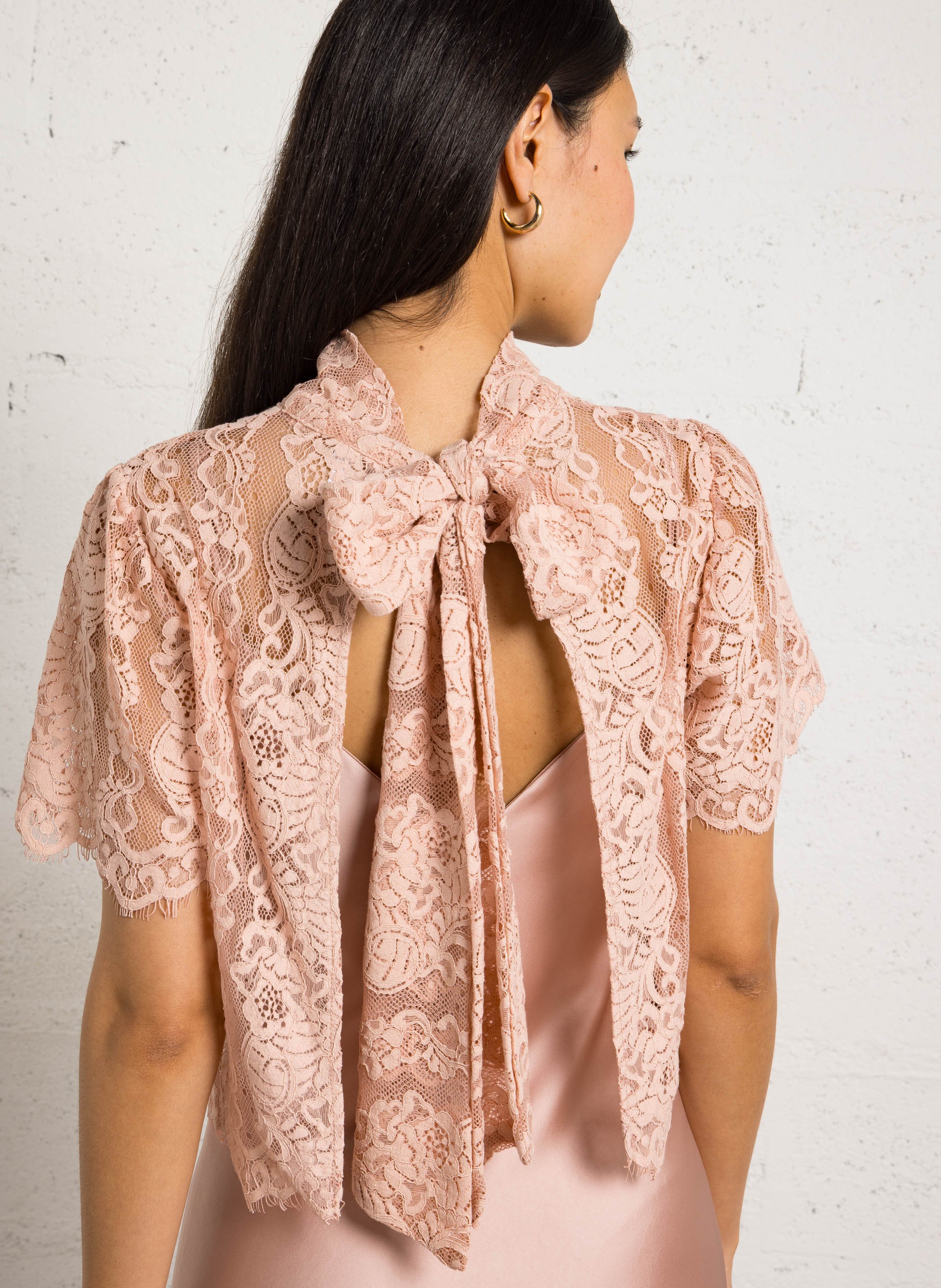 Lange, glanzende jurk IMPERIAL Roze