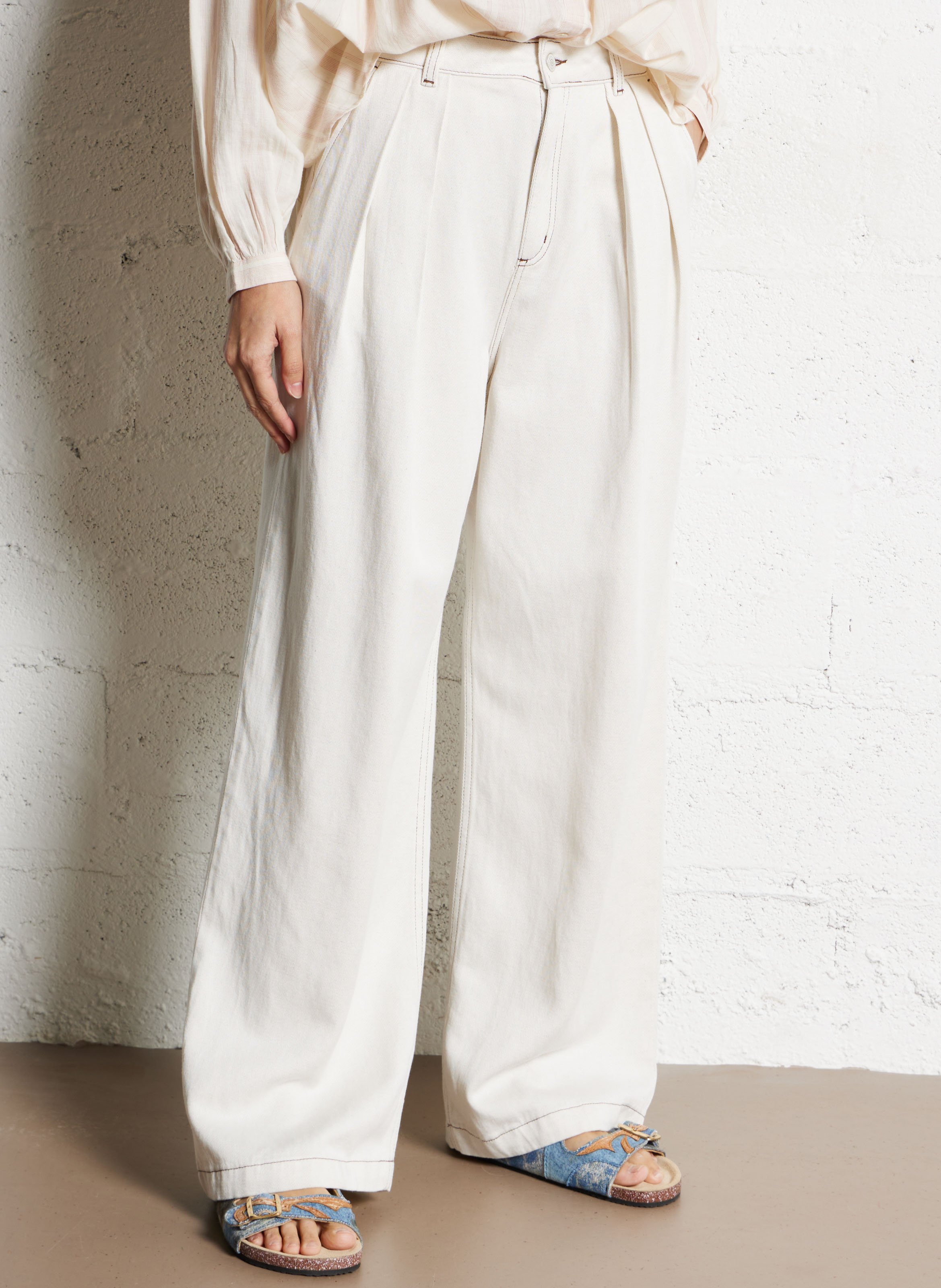 High-waisted pleated jeans THE NEW SOCIETY White