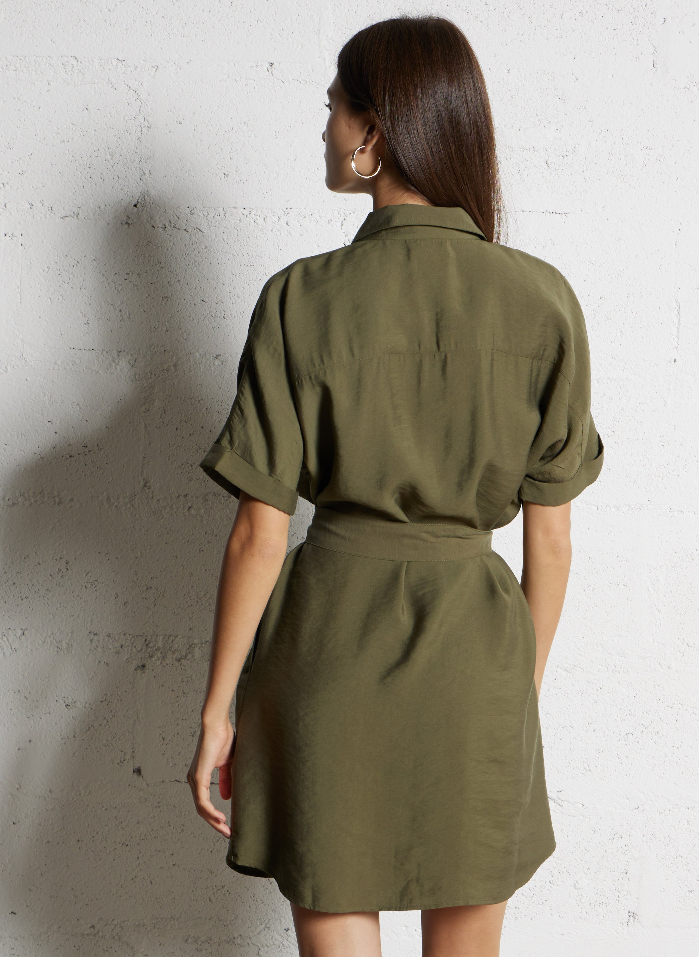 Robe courte fluide boutonnée avec ceinture MAISON 123 Kaki