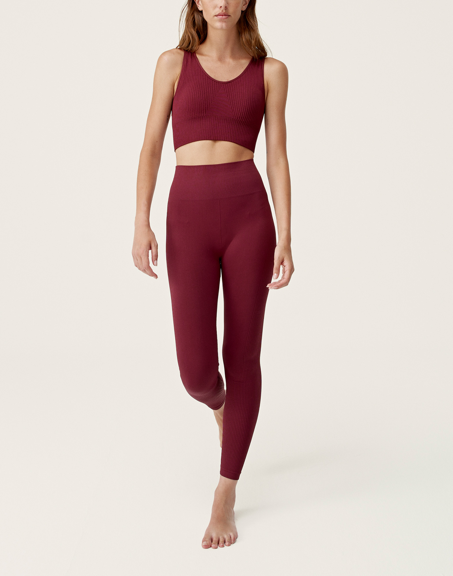 Seamless high-impact sports bra with high support BORN LIVING YOGA Red