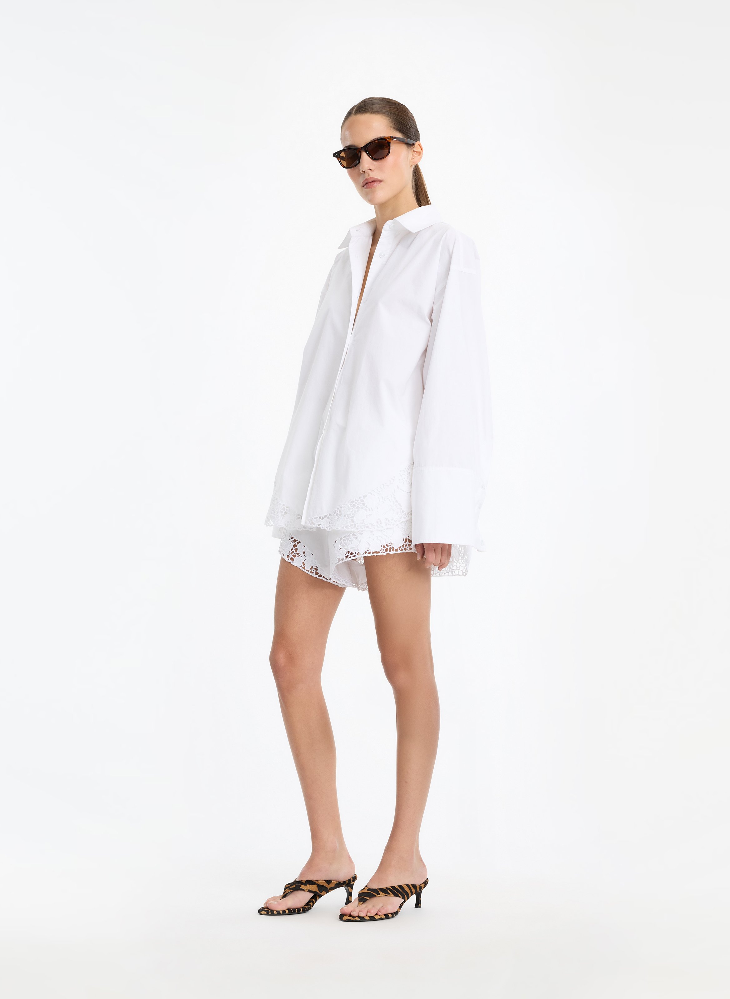 Chemise ample brodée en coton bio ROTATE Blanc