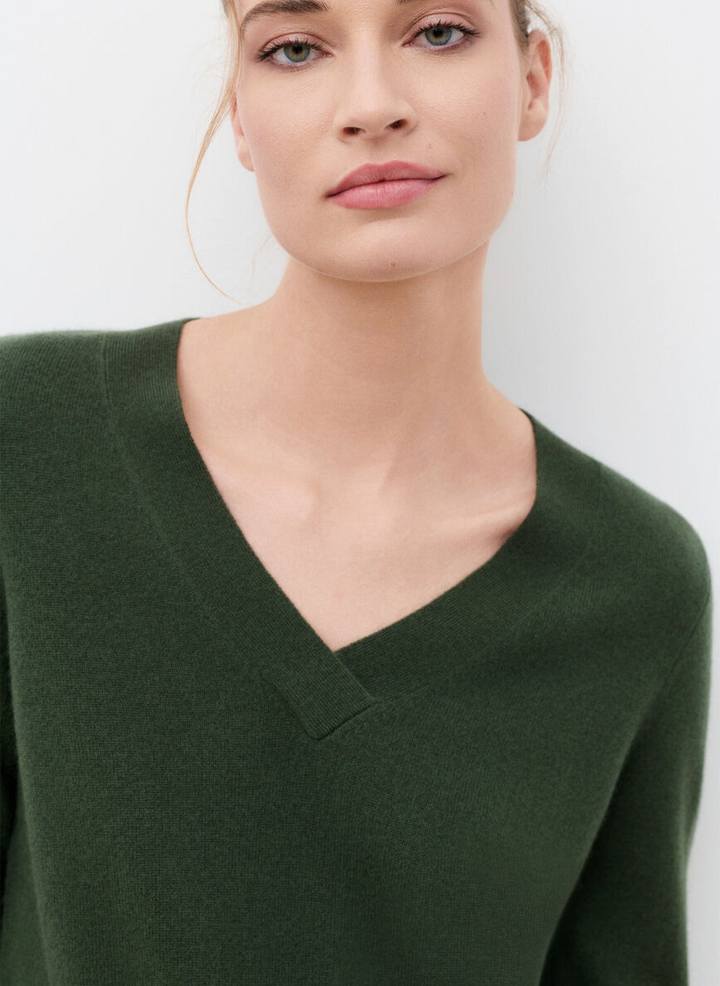 Pull col V en cachemire  CAROLL Vert