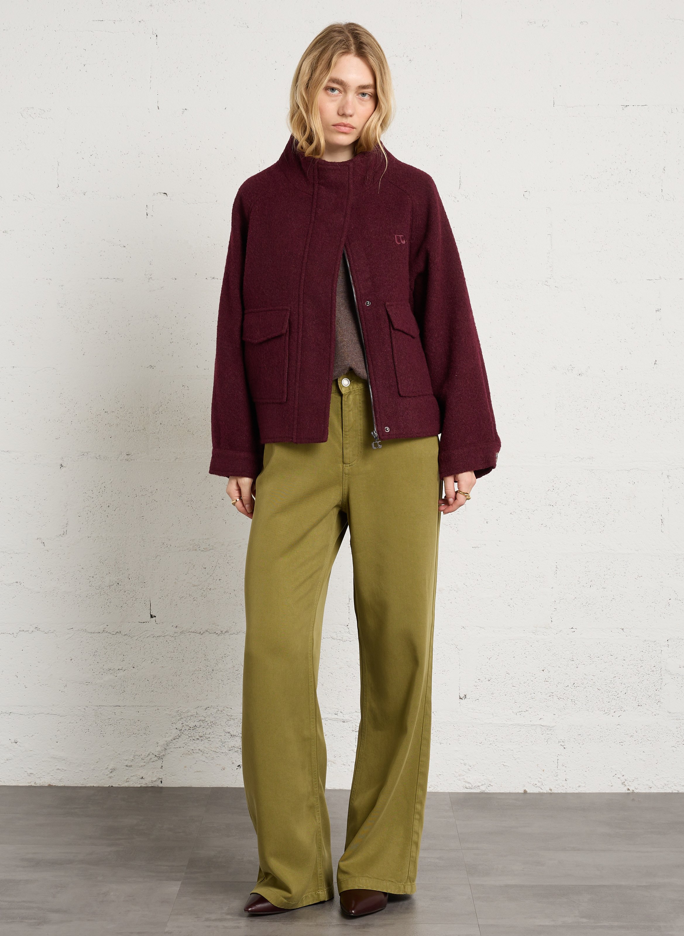 Ruime wollen V-hals trui met studs BERENICE Bruin