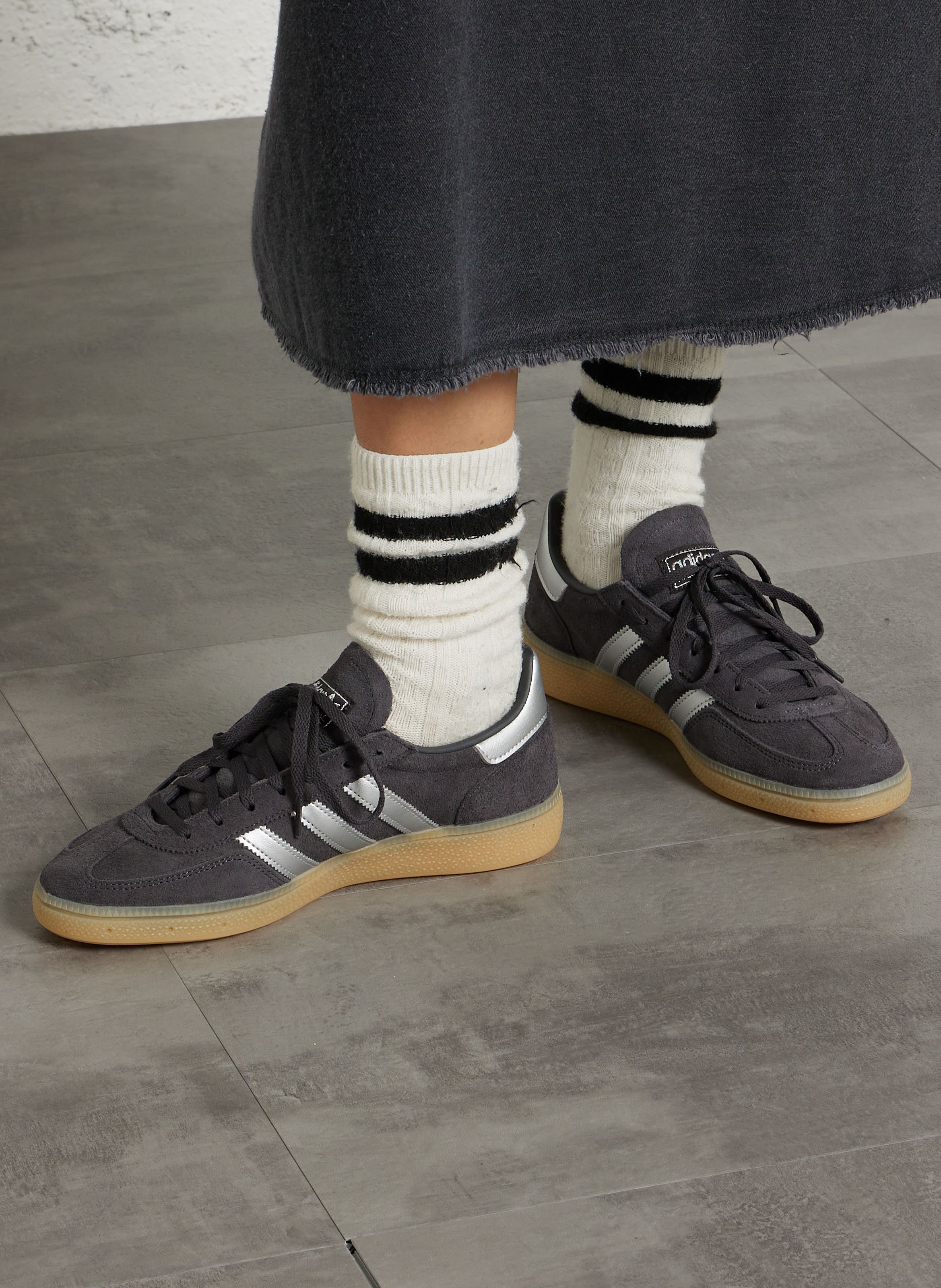 Niedrige Sneaker aus Veloursleder ADIDAS Schwarz