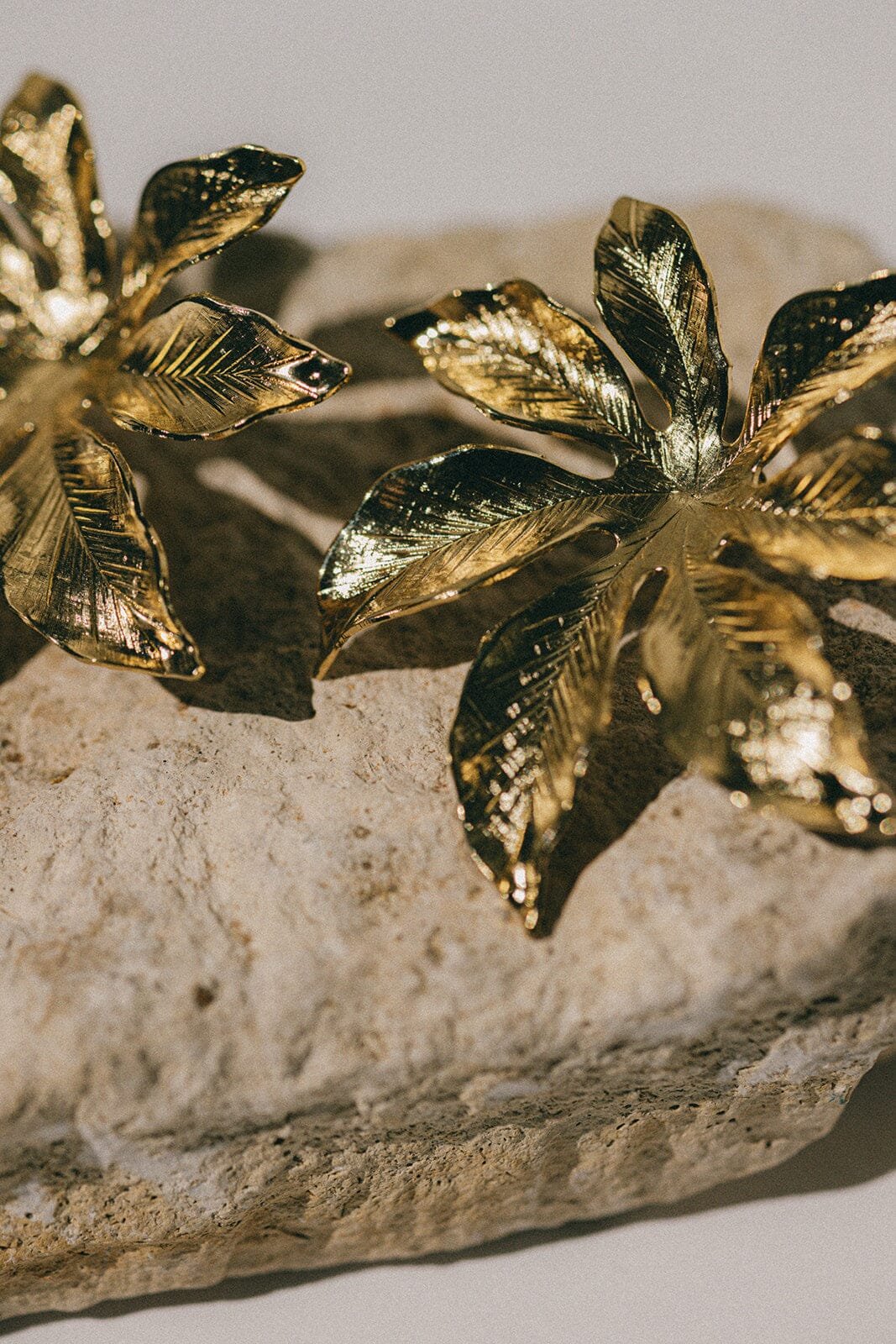 Large flower stud earrings in silver-plated  MONSIEUR SIMONE Golden