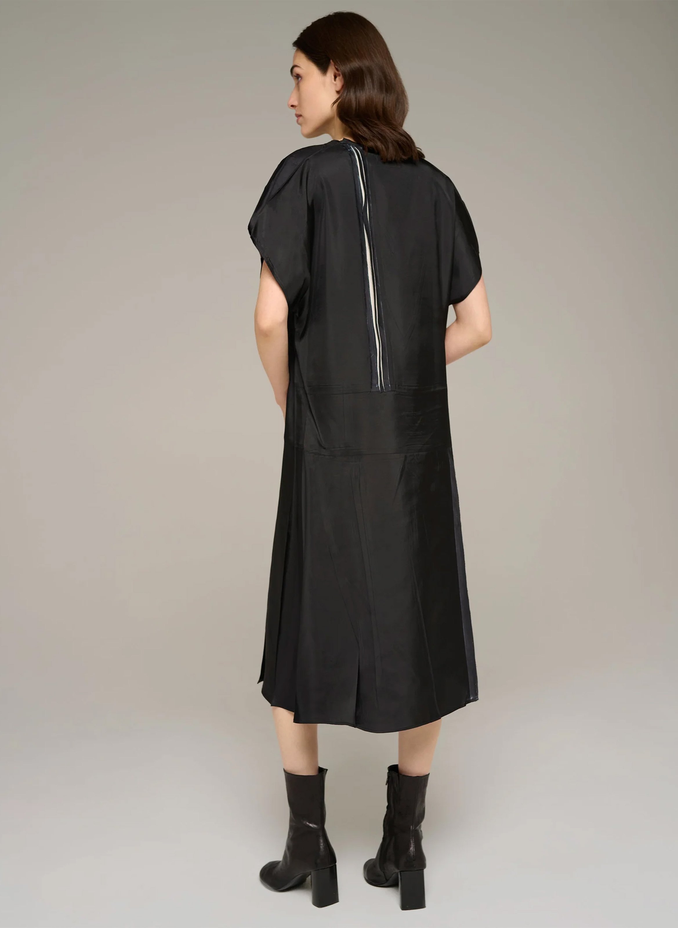 Midi V-Neck Loose Fit Dress COTELAC Black