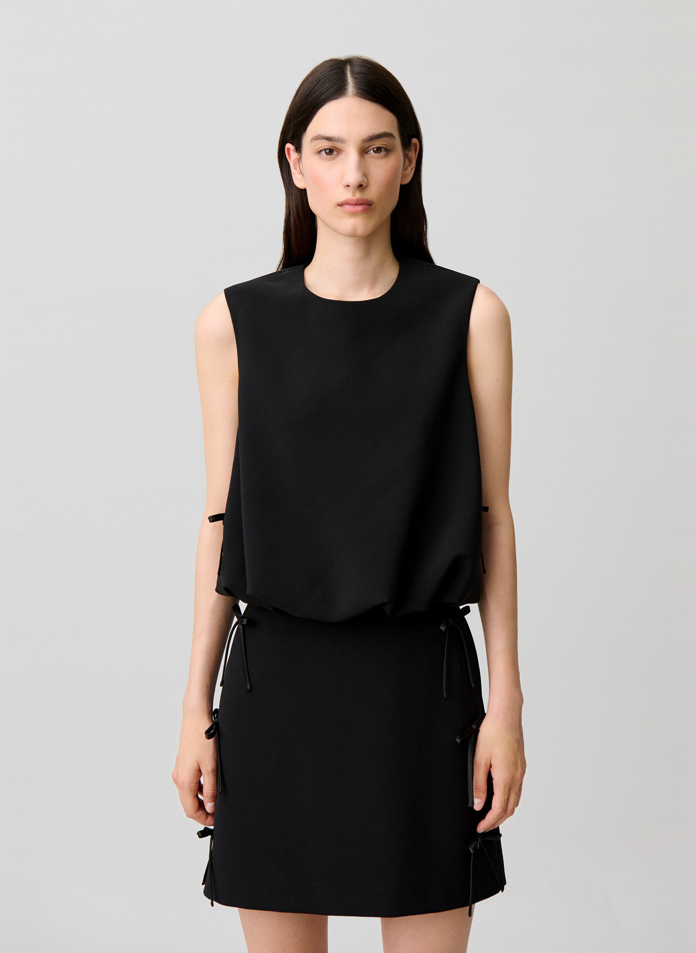 Mouwloze top in effen kleur met strikjes CLAUDIE PIERLOT Zwart