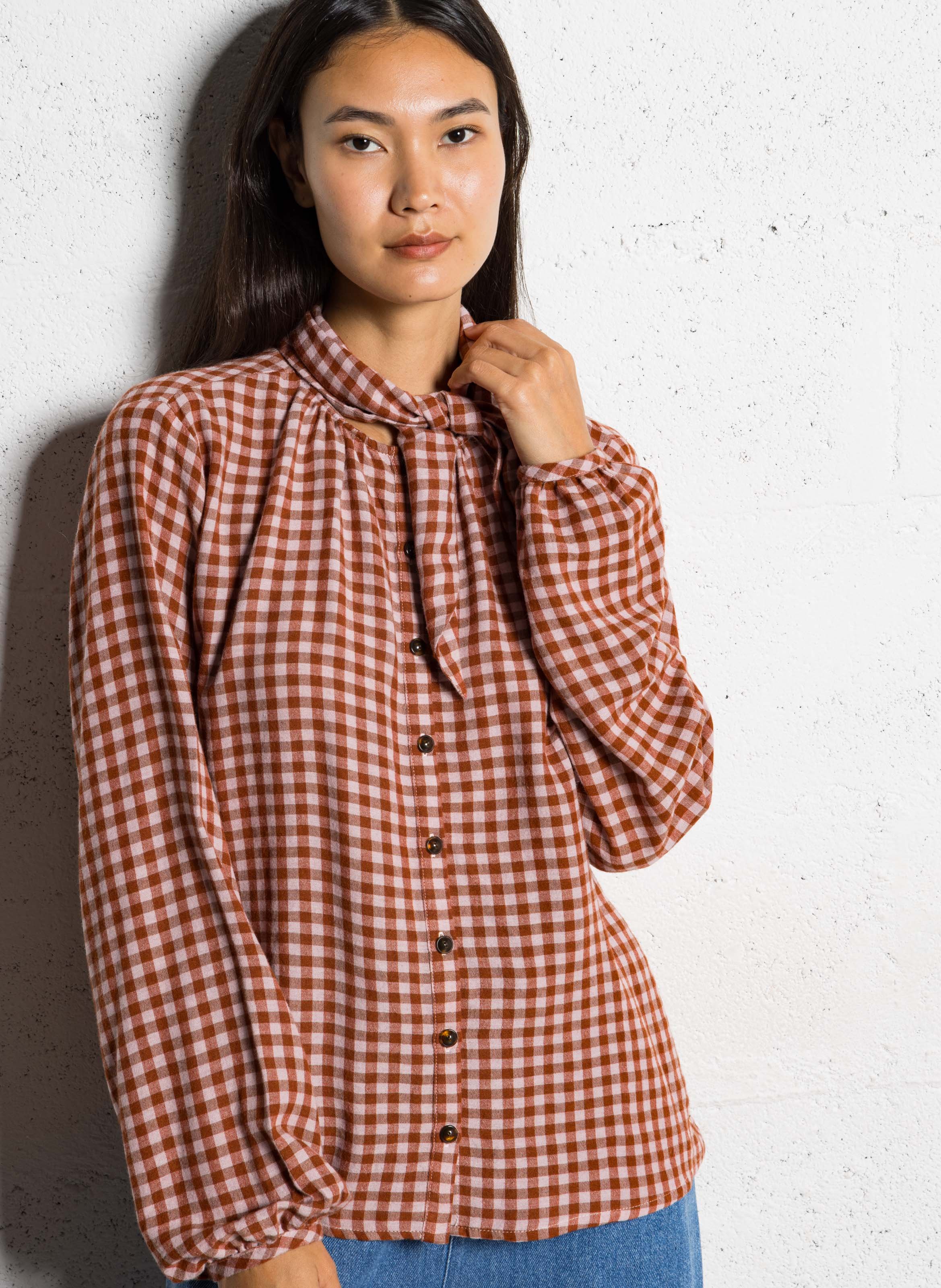 Checkered bow tie collar blouse DES PETITS HAUTS Red