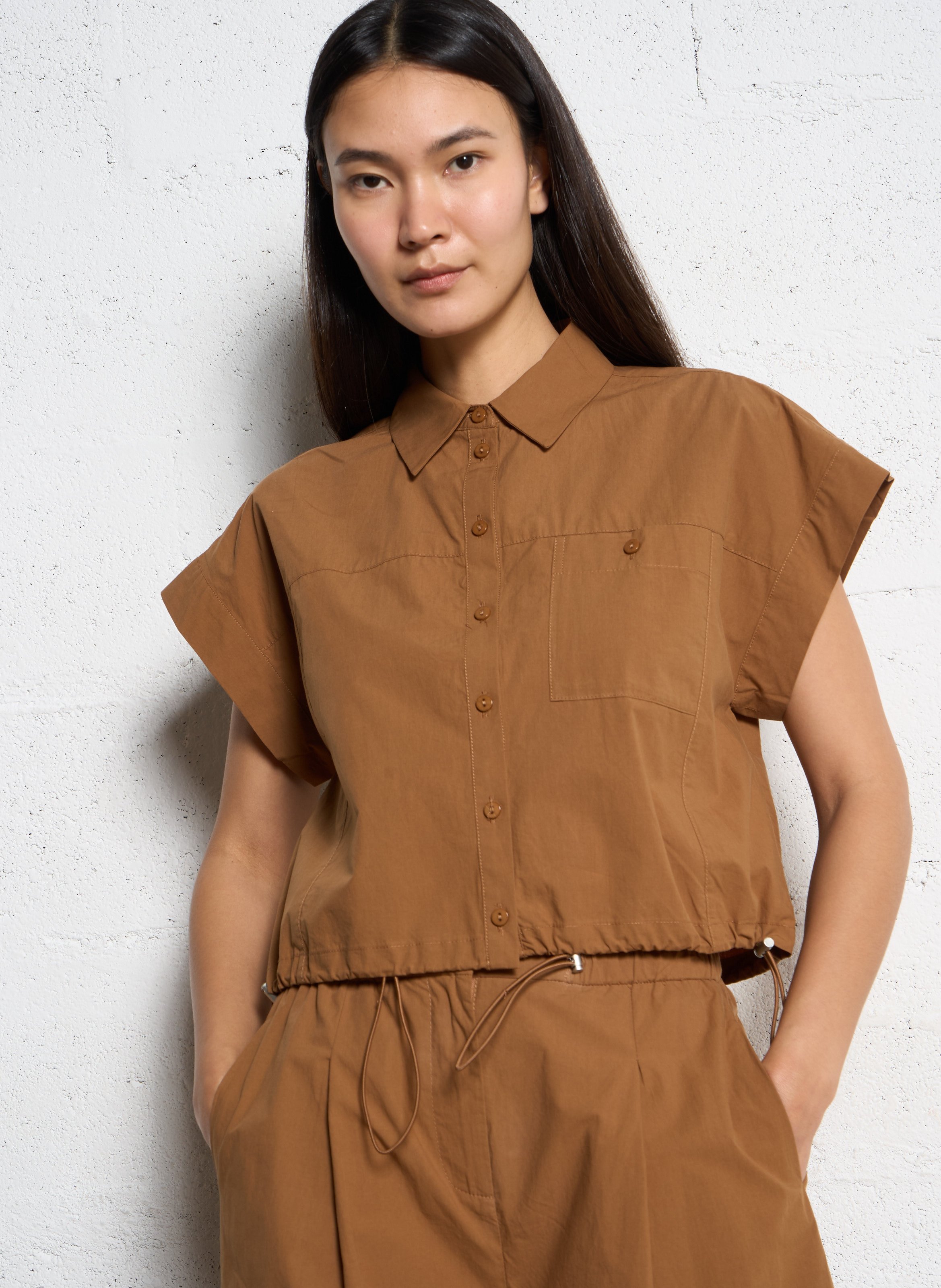 Chemise courte ample resserable unie  SUNCOO Marron
