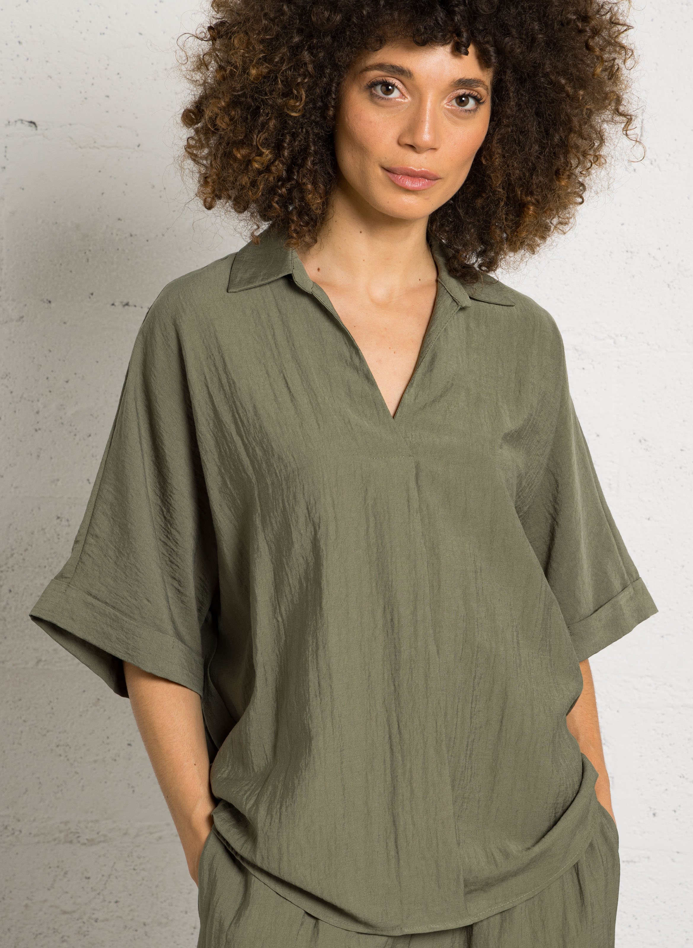 Blouse V-neck plain PLEASE