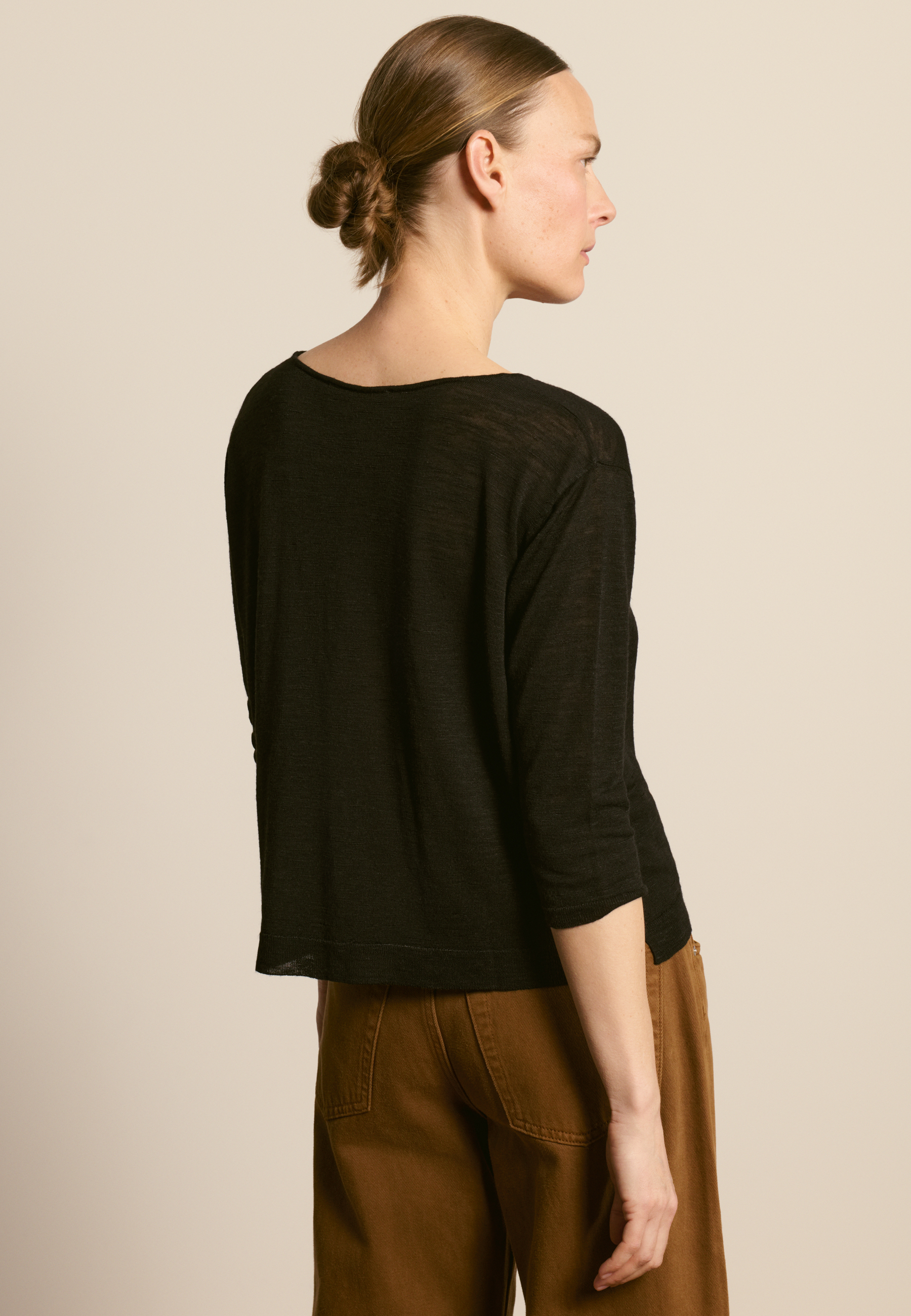 T-shirt col rond manches coudes en lin flammé MAISON MONTAGUT Noir