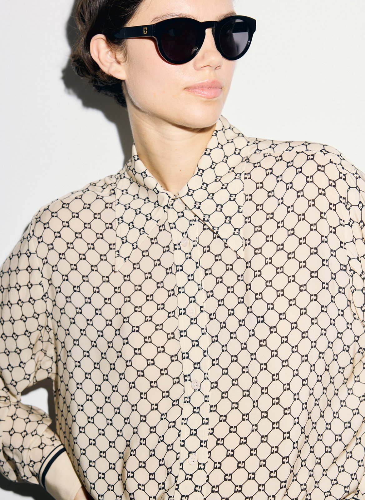 Gerade geschnittene, fließende Bluse mit Print GERARD DAREL Beige