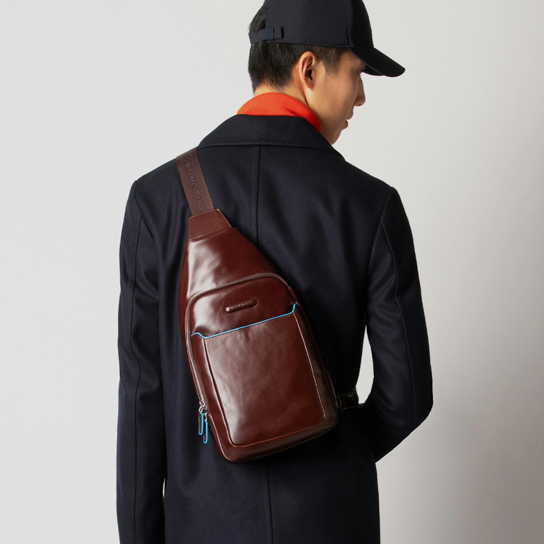 Single strap backpack PIQUADRO Brown