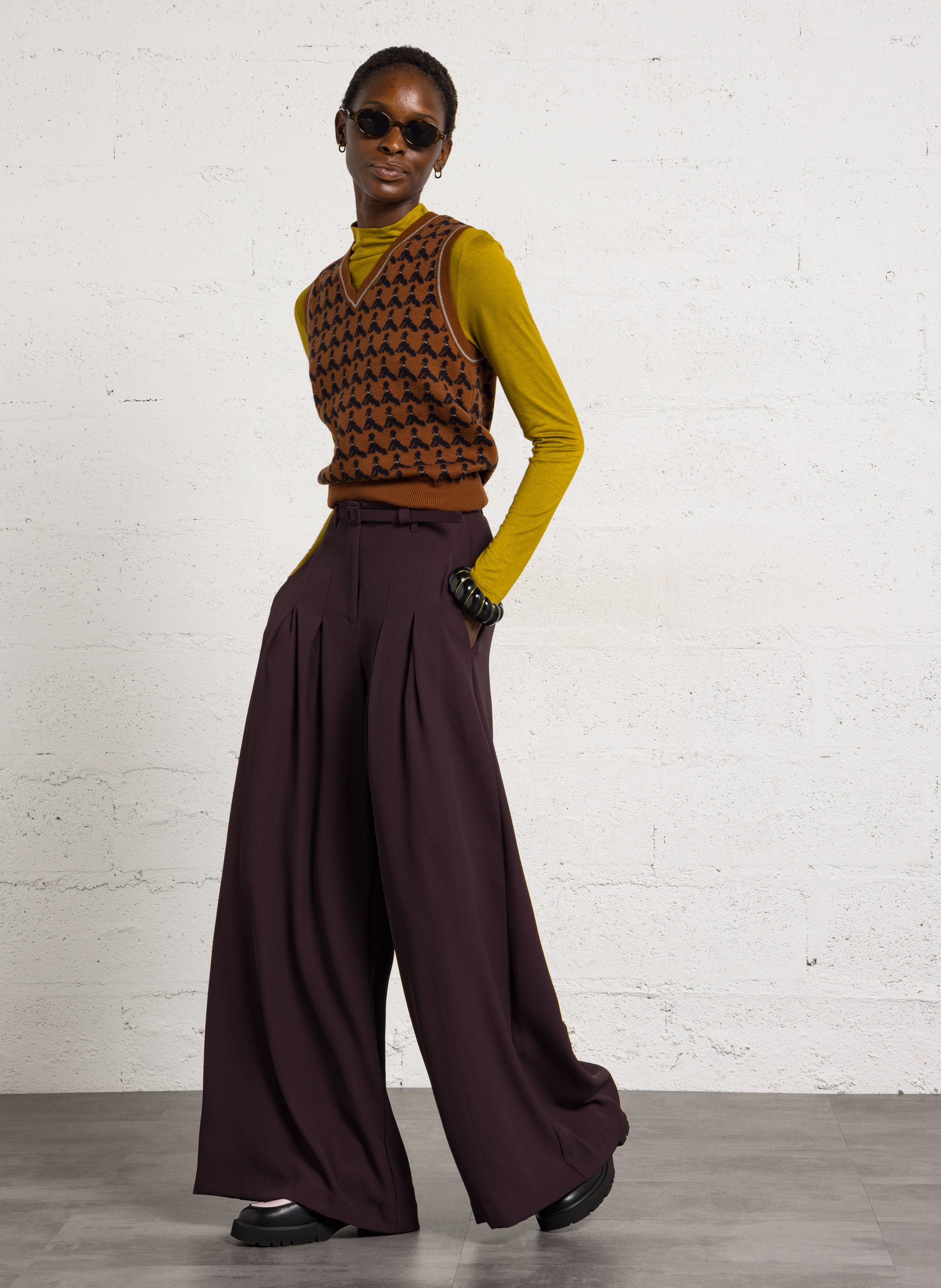 Cotton-blend V-neck sweater NICE THINGS Brown