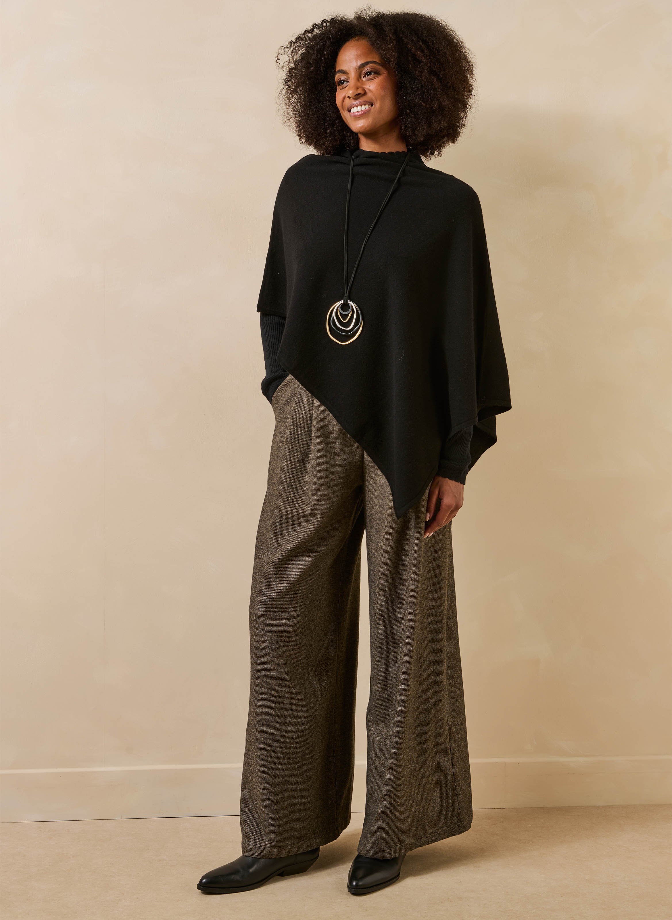 Asymmetrische poncho van wol en kasjmier LA FEE MARABOUTEE Zwart